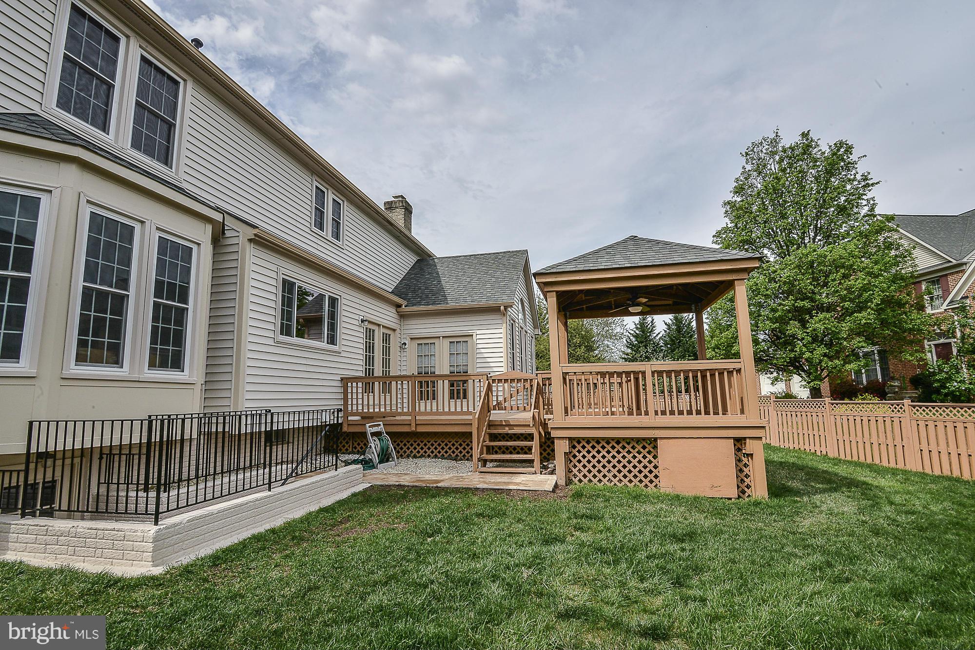 CRESTMONT - Residential