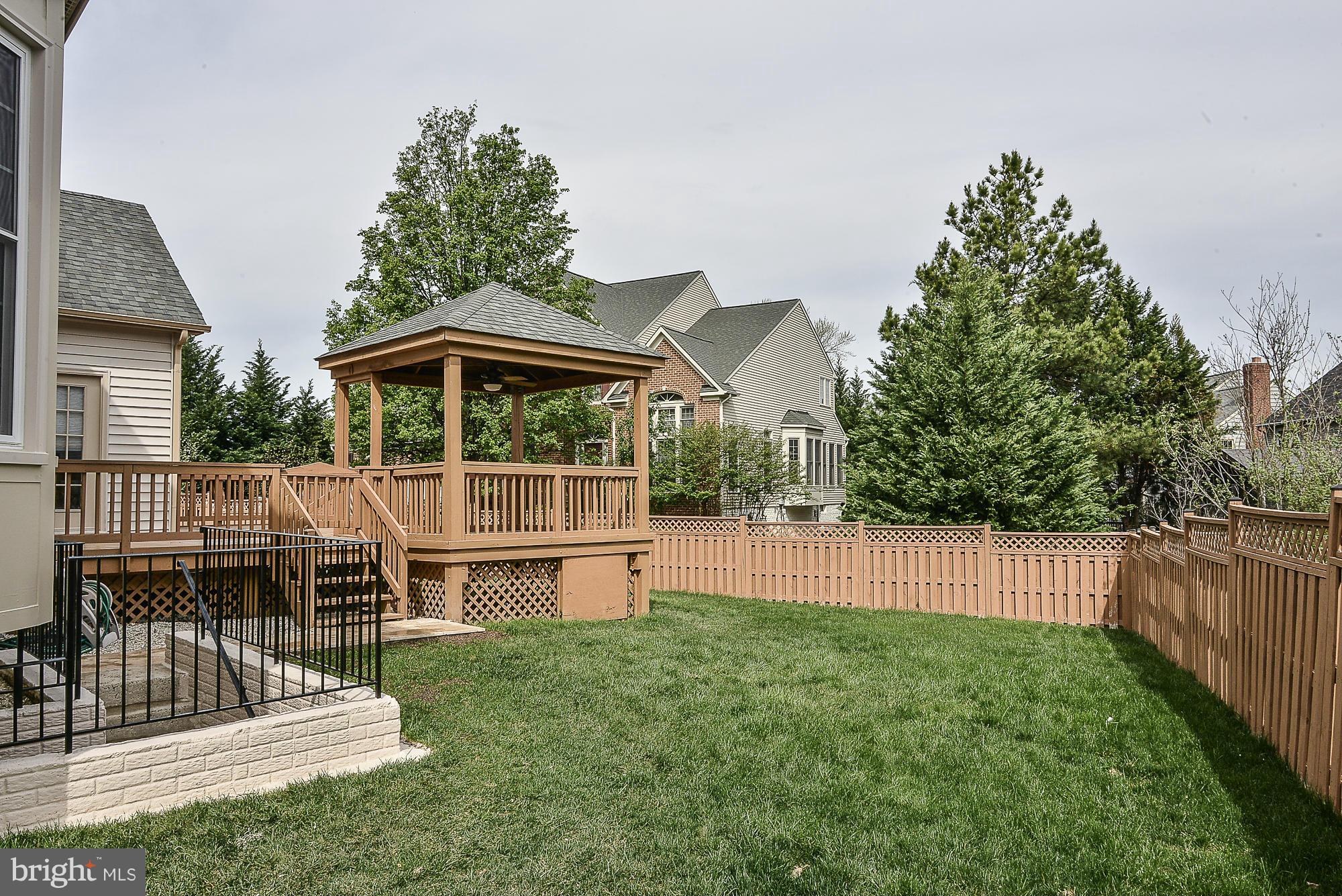 CRESTMONT - Residential