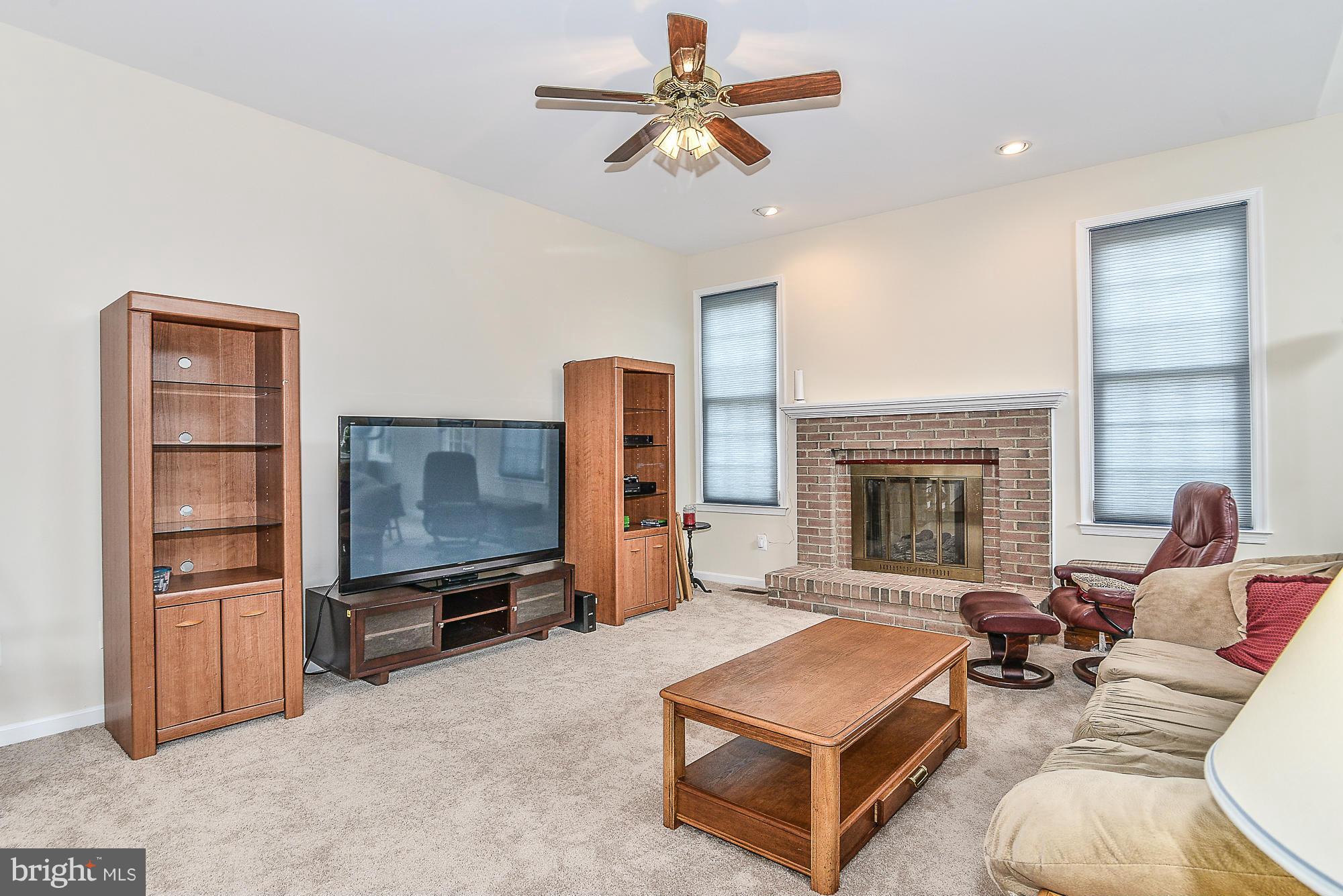 CRESTMONT - Residential