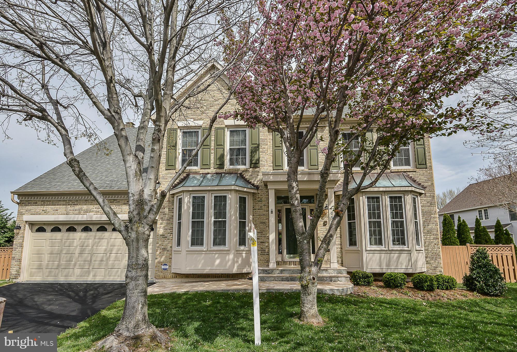 CRESTMONT - Residential