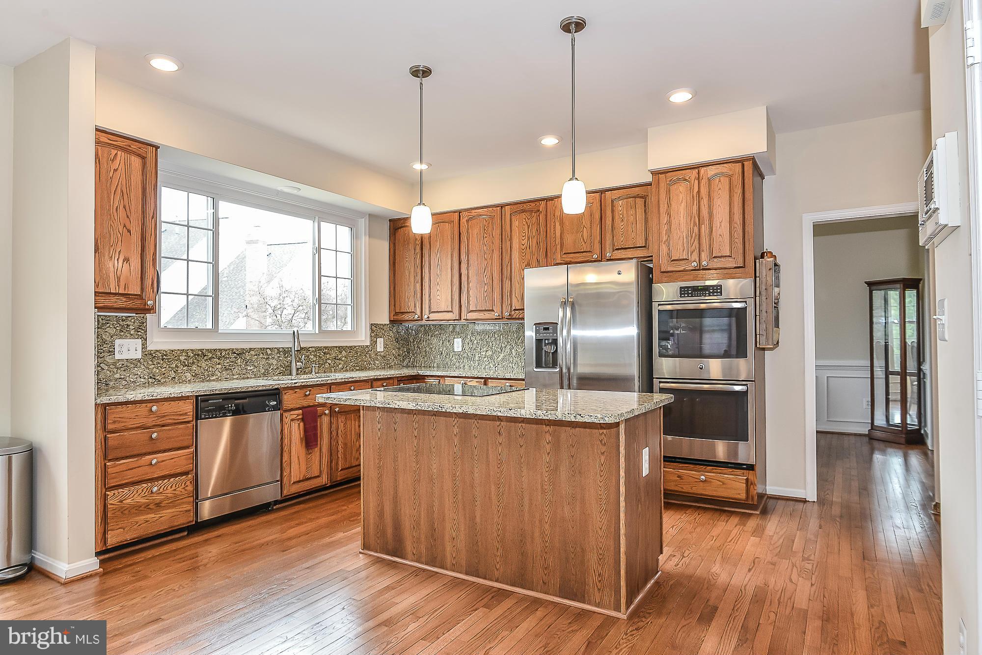 CRESTMONT - Residential