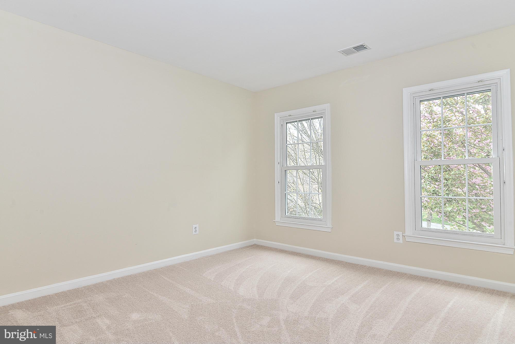 CRESTMONT - Residential