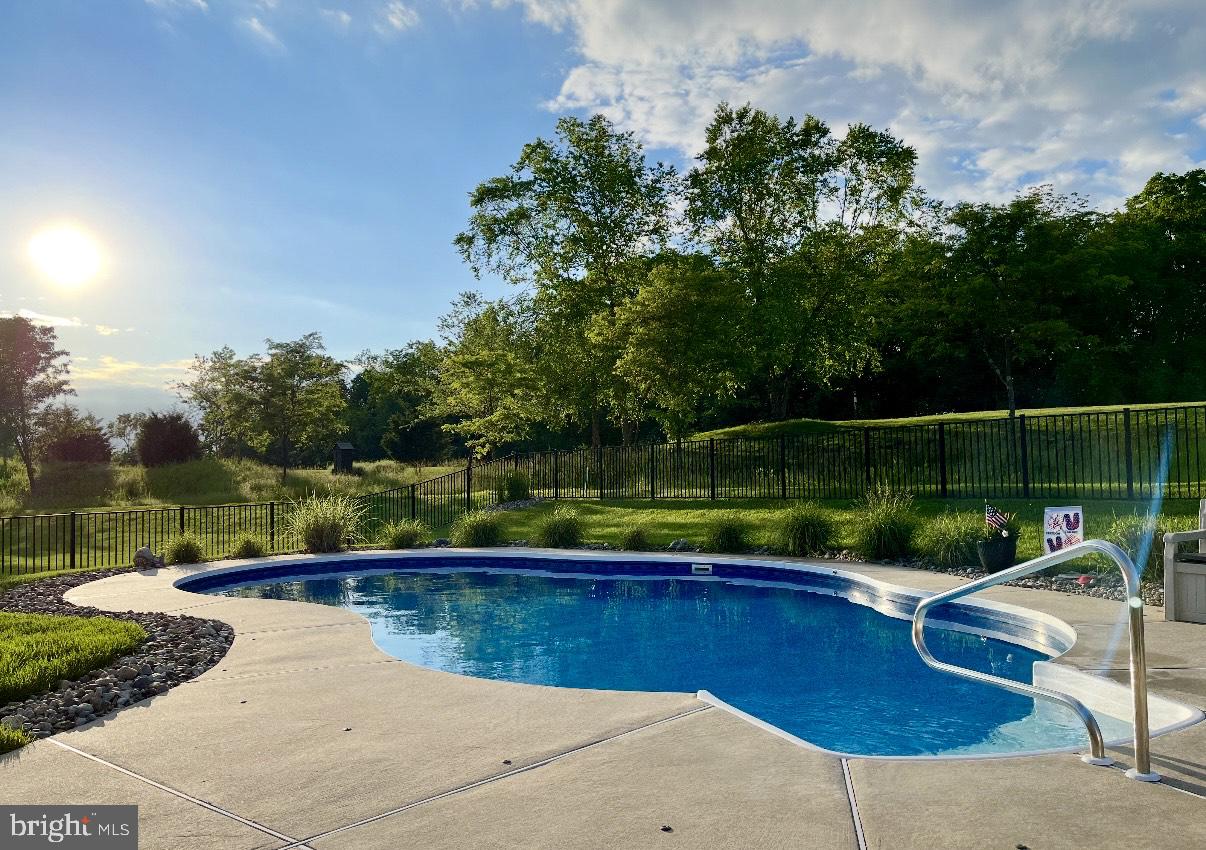 RAVENS CLAW - Residential