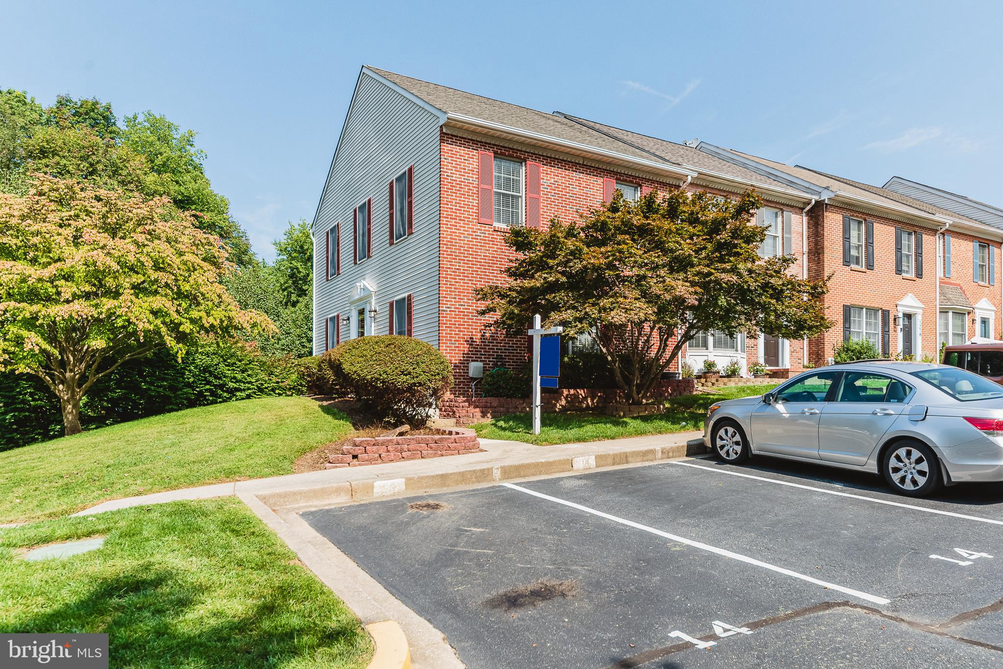 FOXBOROUGH FARMS - Residential