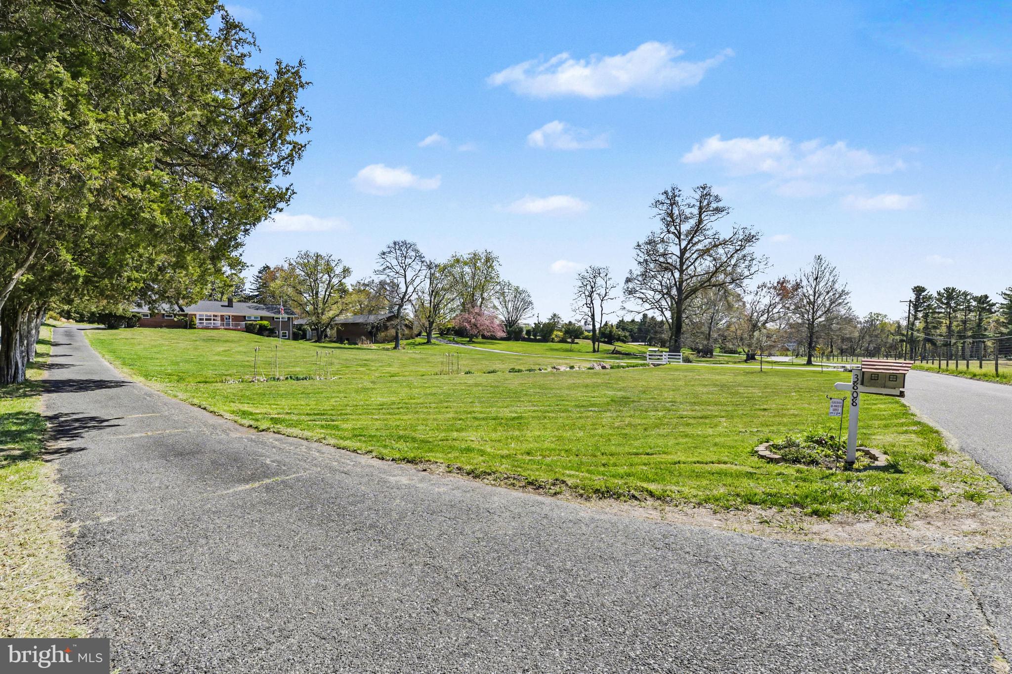 PERRY HALL MANOR - Residential