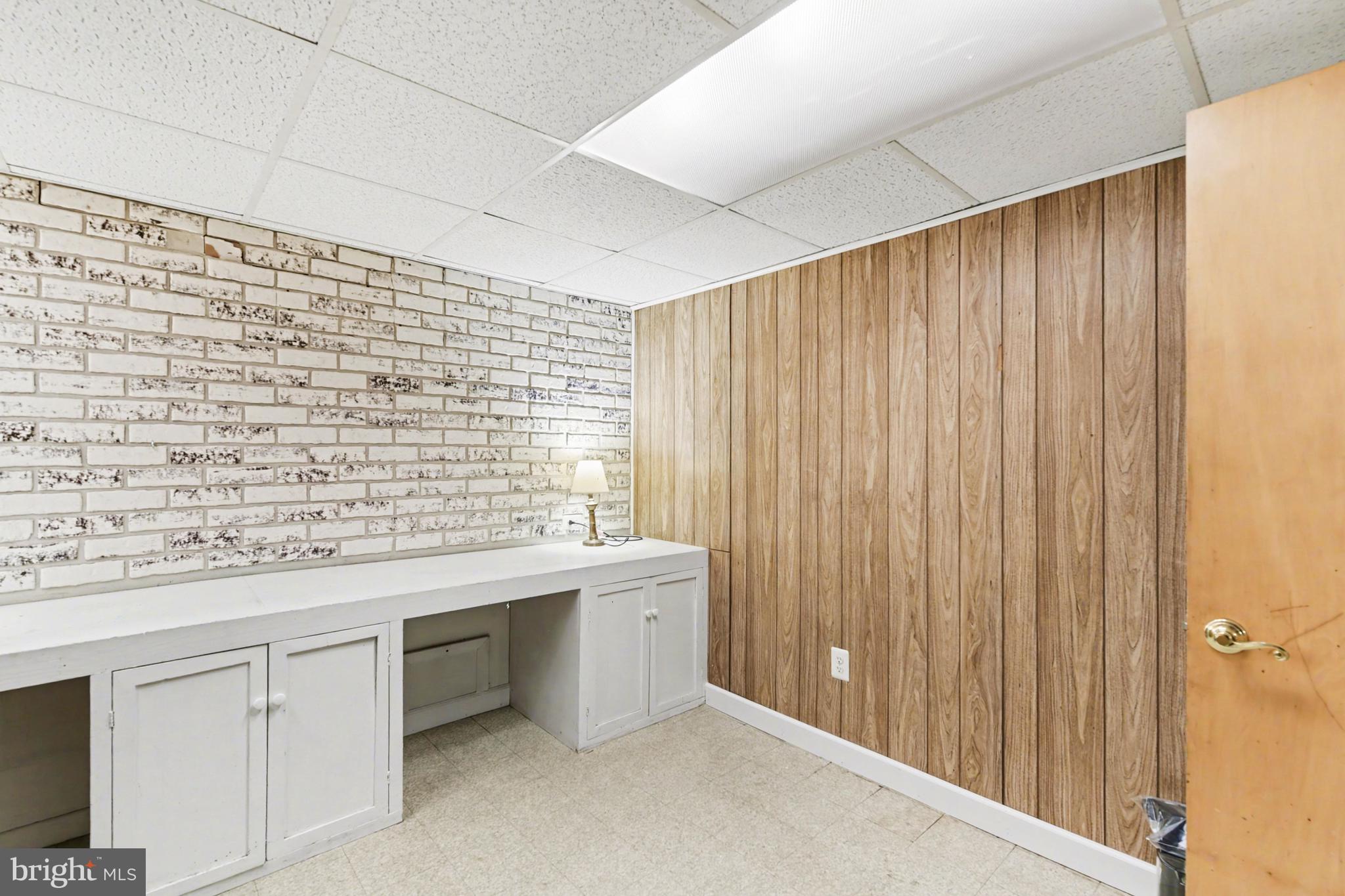 PERRY HALL MANOR - Residential