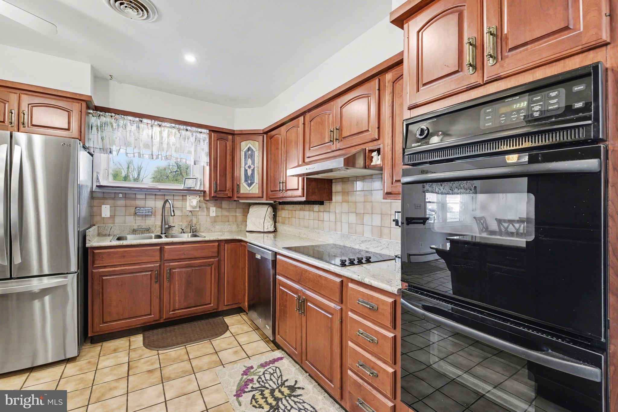 PERRY HALL MANOR - Residential