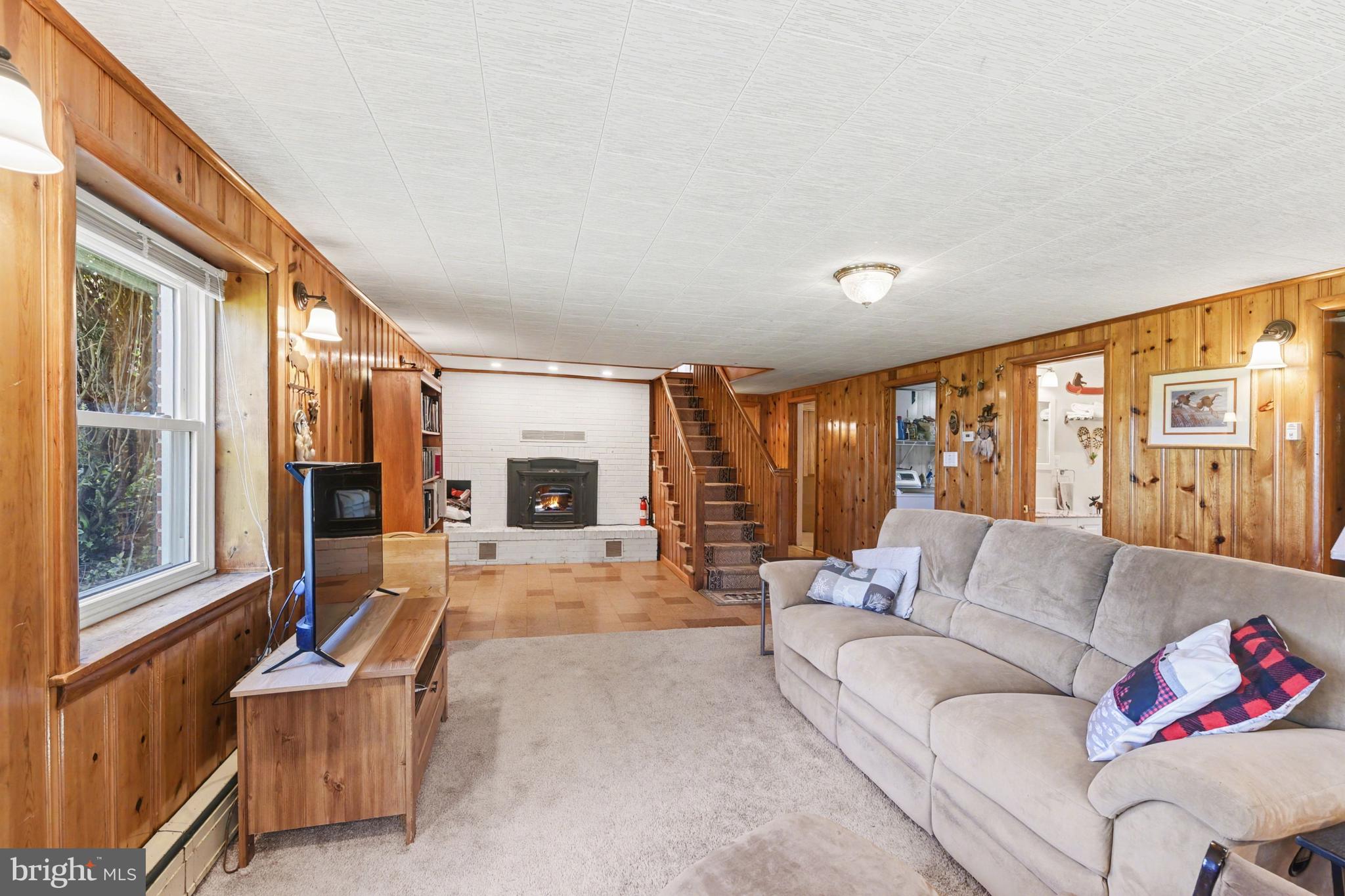 PERRY HALL MANOR - Residential