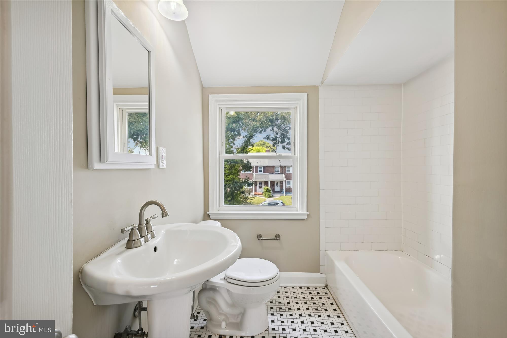 NORTHWOOD - Residential