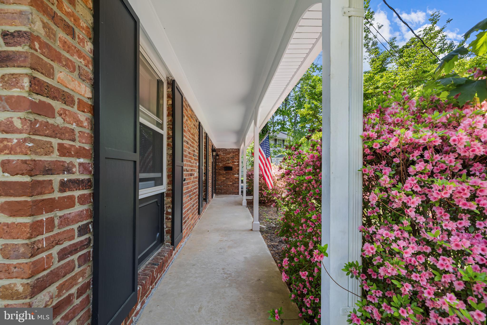 4205 BREEZEWOOD LANE