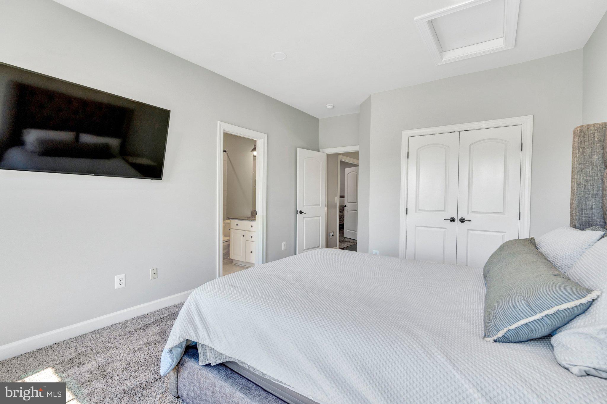 KENSINGTON MANOR - Residential