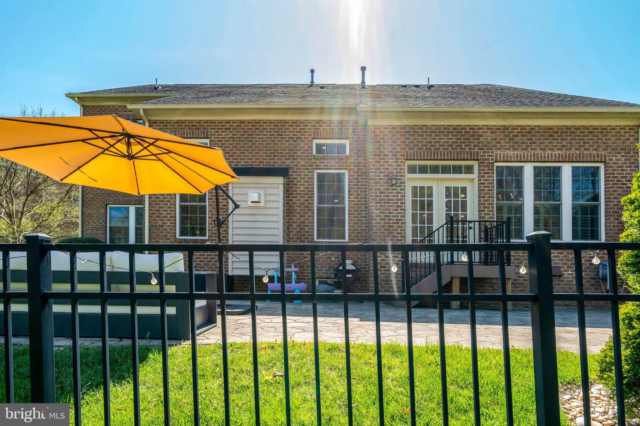 KENSINGTON MANOR - Residential