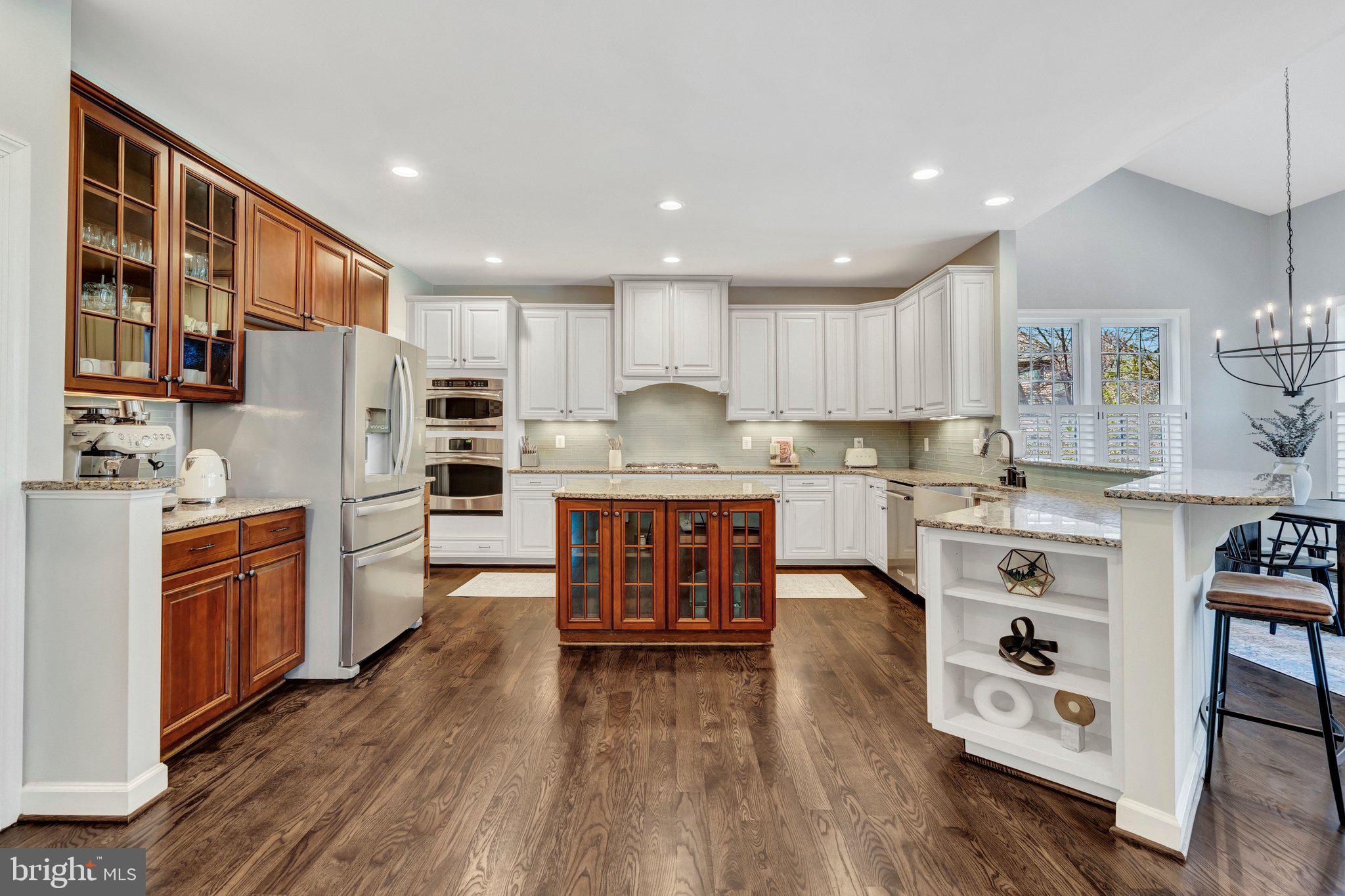 KENSINGTON MANOR - Residential