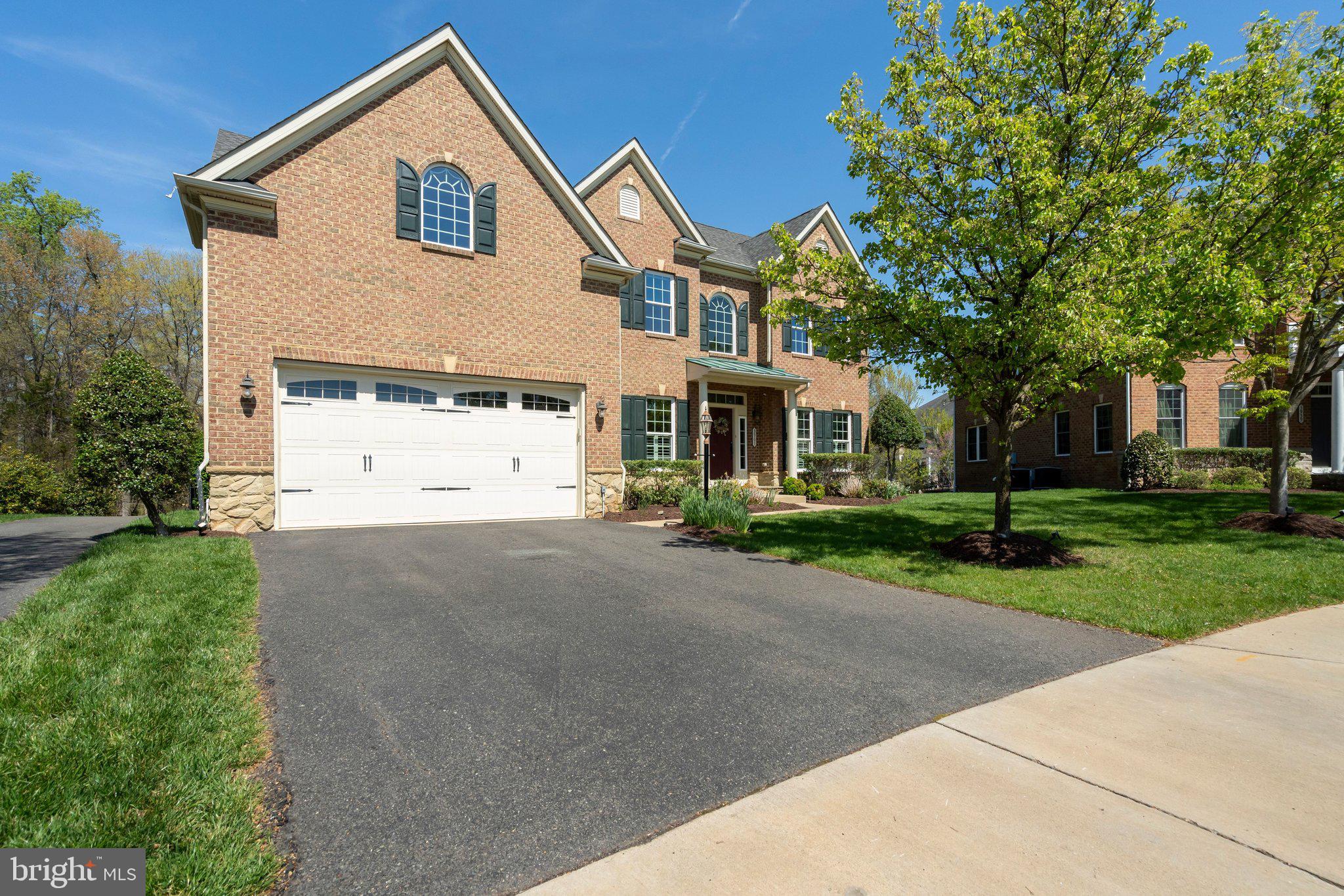 KENSINGTON MANOR - Residential