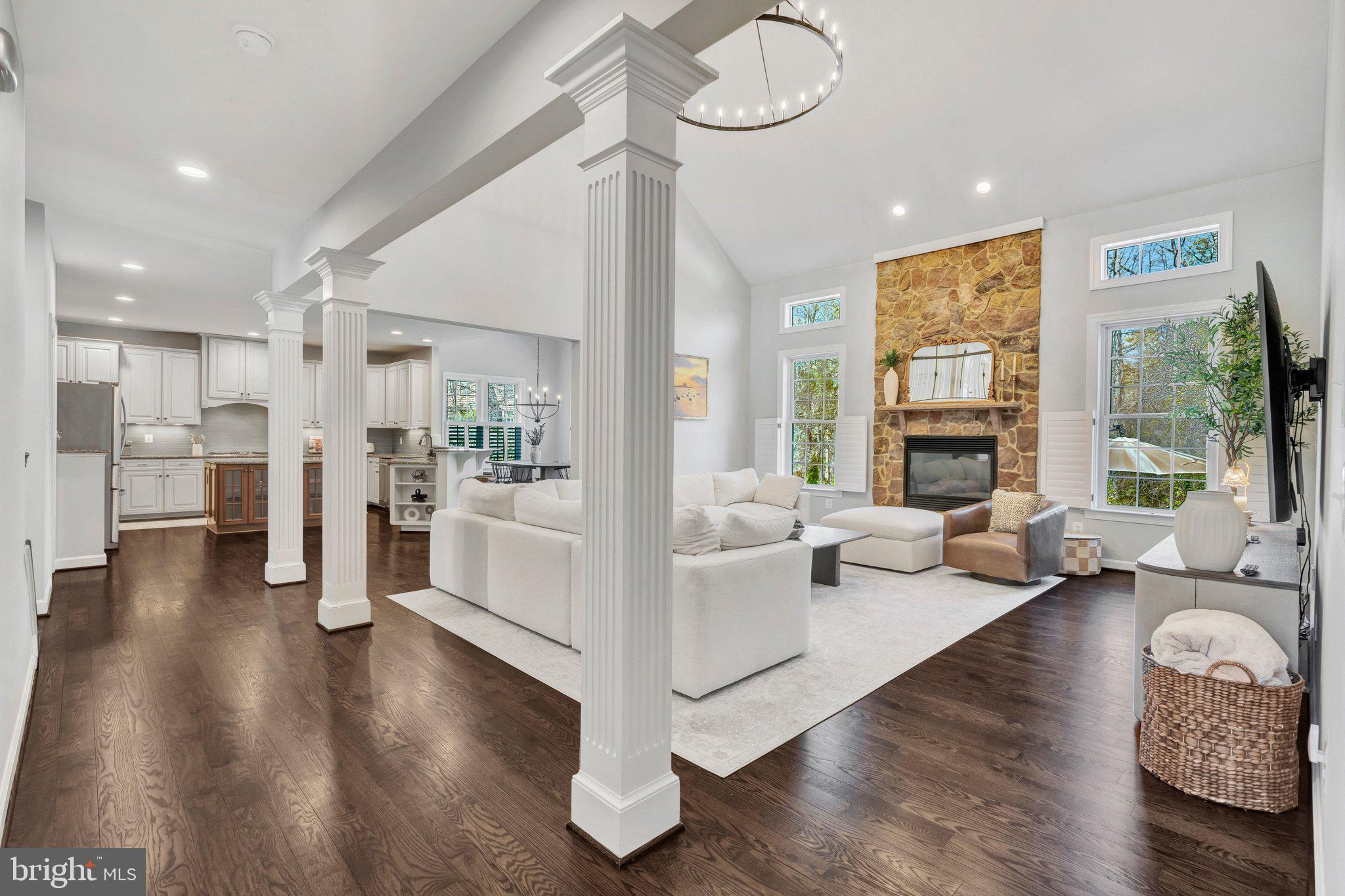KENSINGTON MANOR - Residential