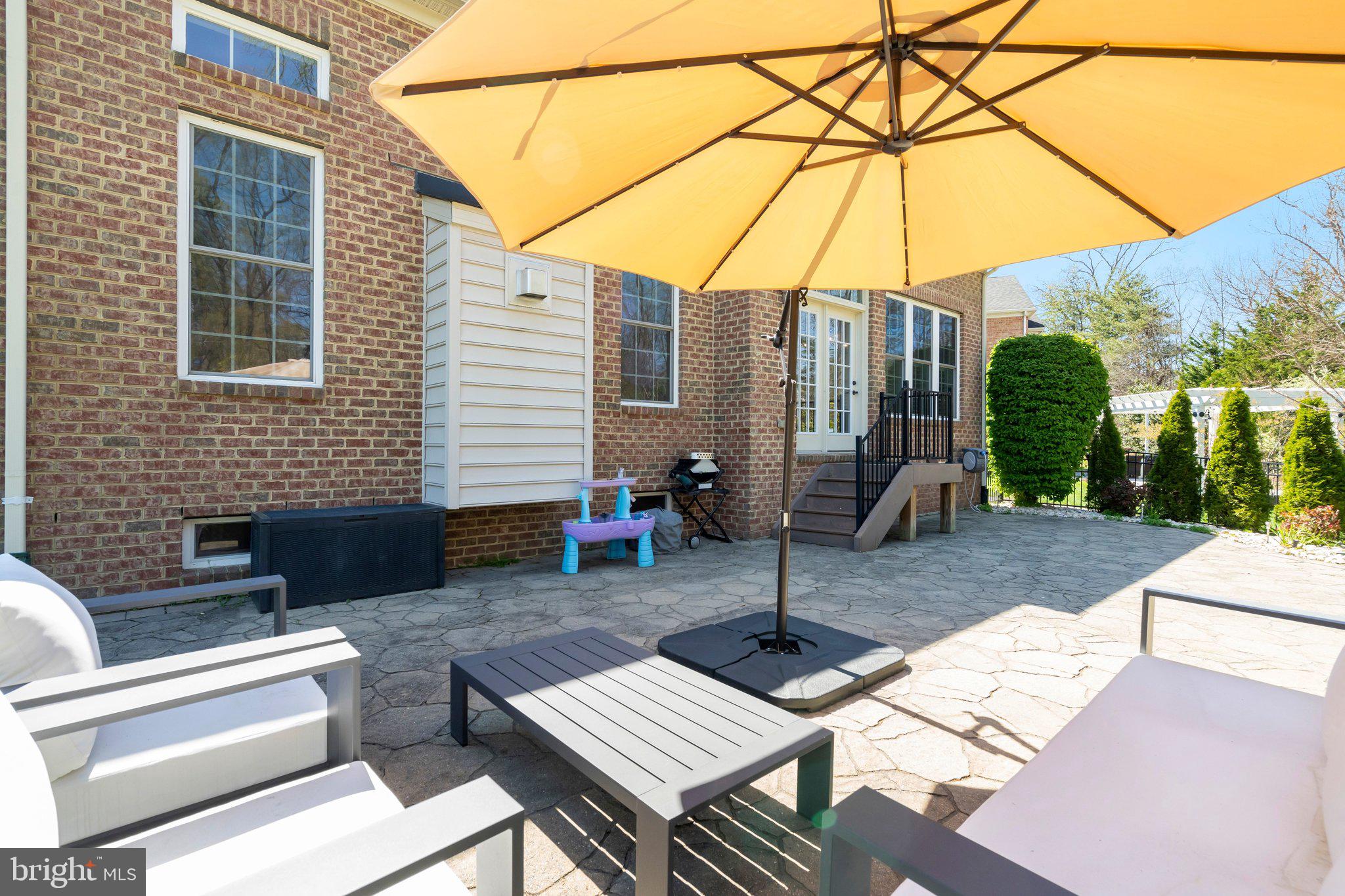 KENSINGTON MANOR - Residential
