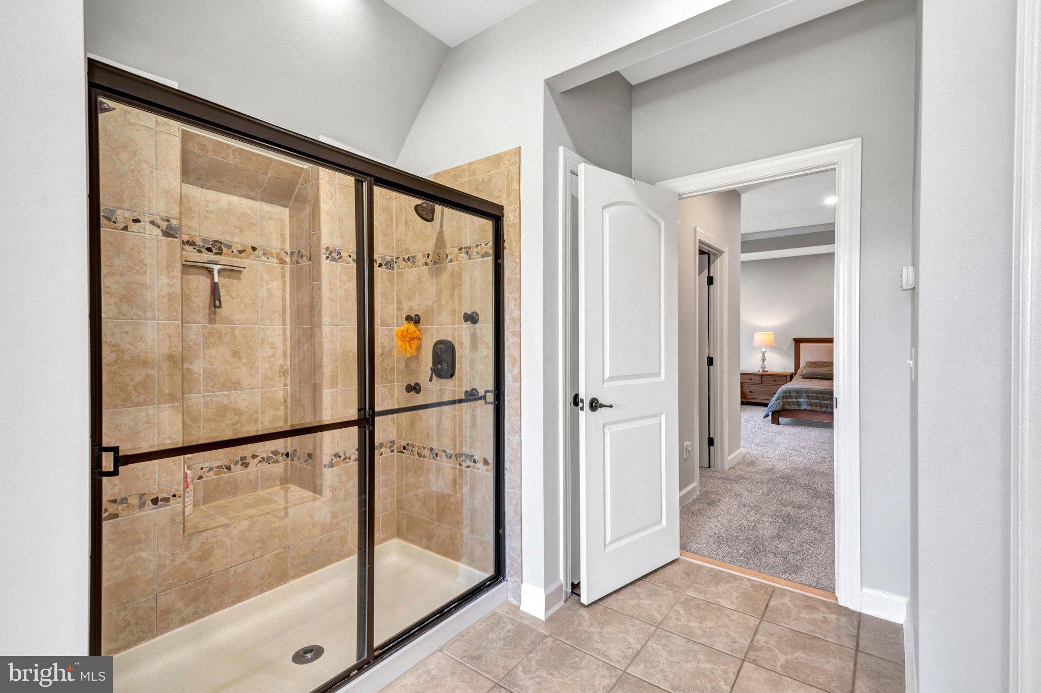 KENSINGTON MANOR - Residential