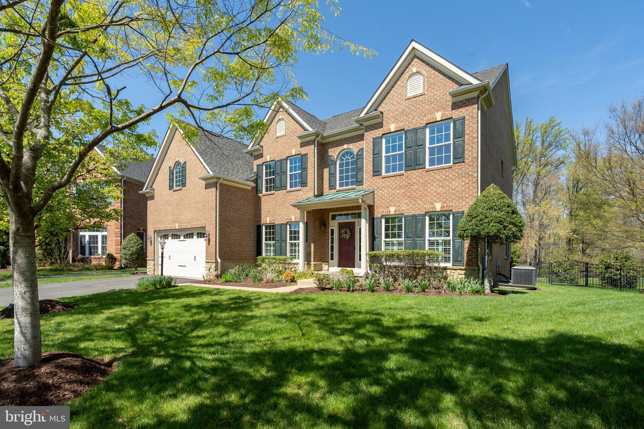 KENSINGTON MANOR - Residential