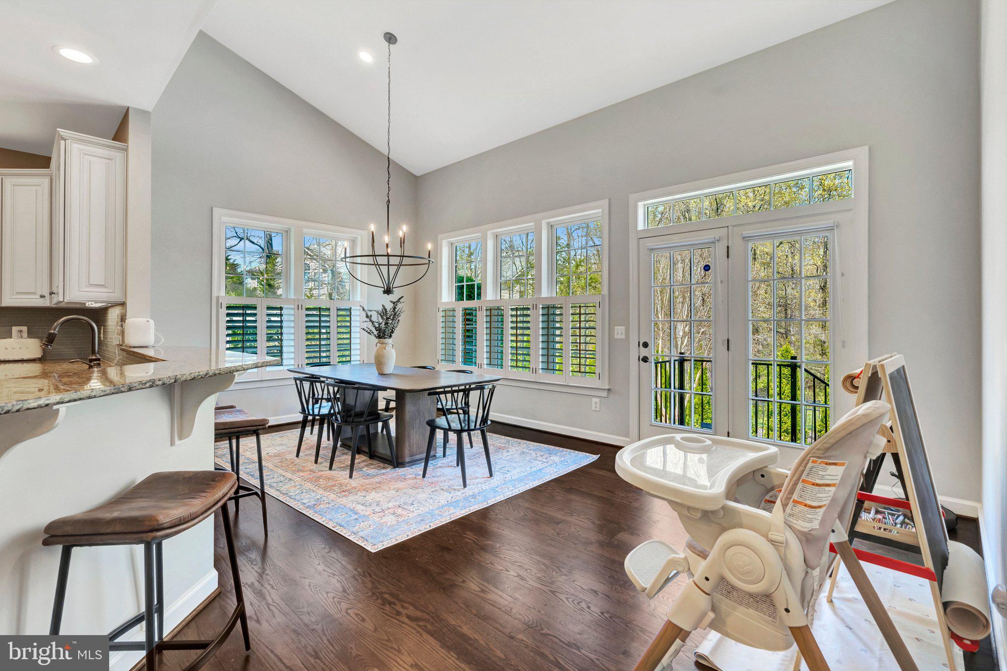 KENSINGTON MANOR - Residential