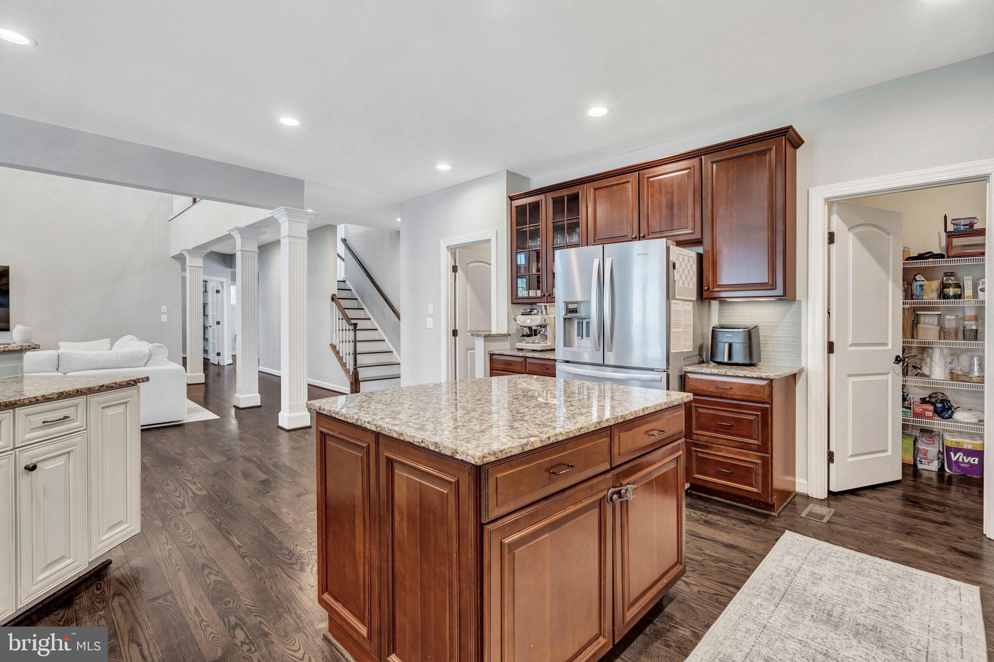 KENSINGTON MANOR - Residential