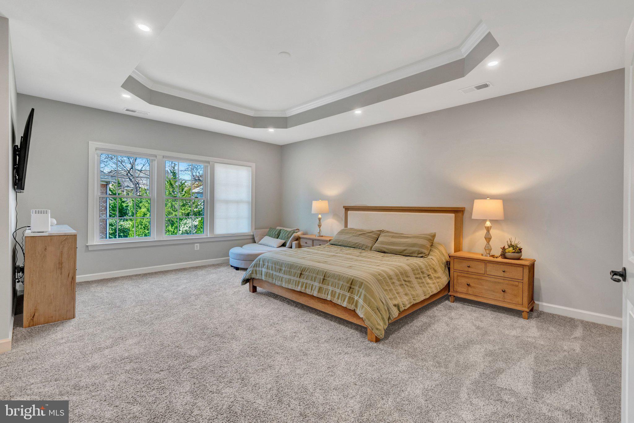 KENSINGTON MANOR - Residential