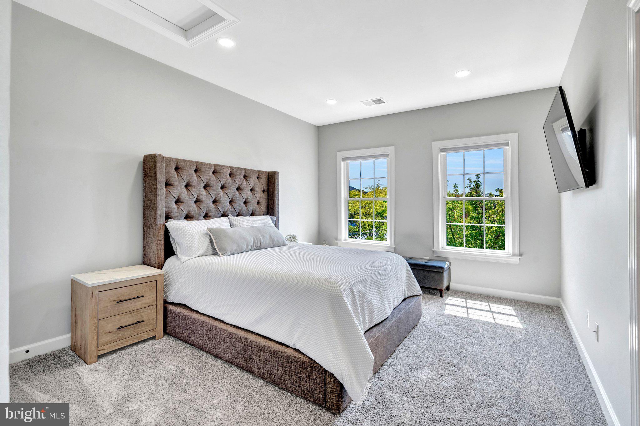 KENSINGTON MANOR - Residential