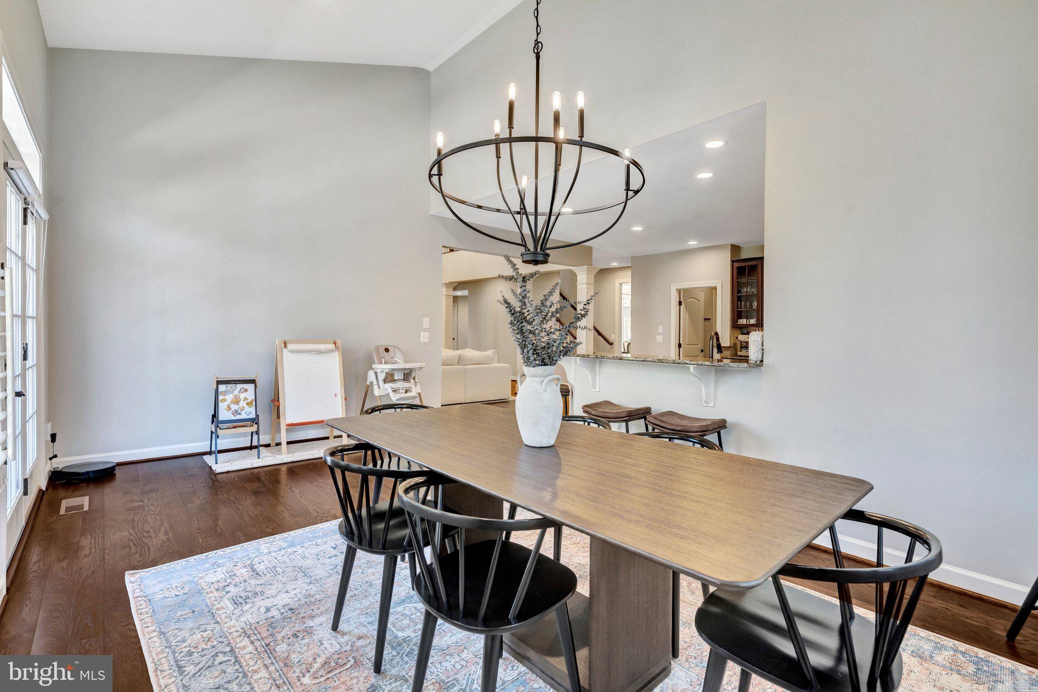 KENSINGTON MANOR - Residential