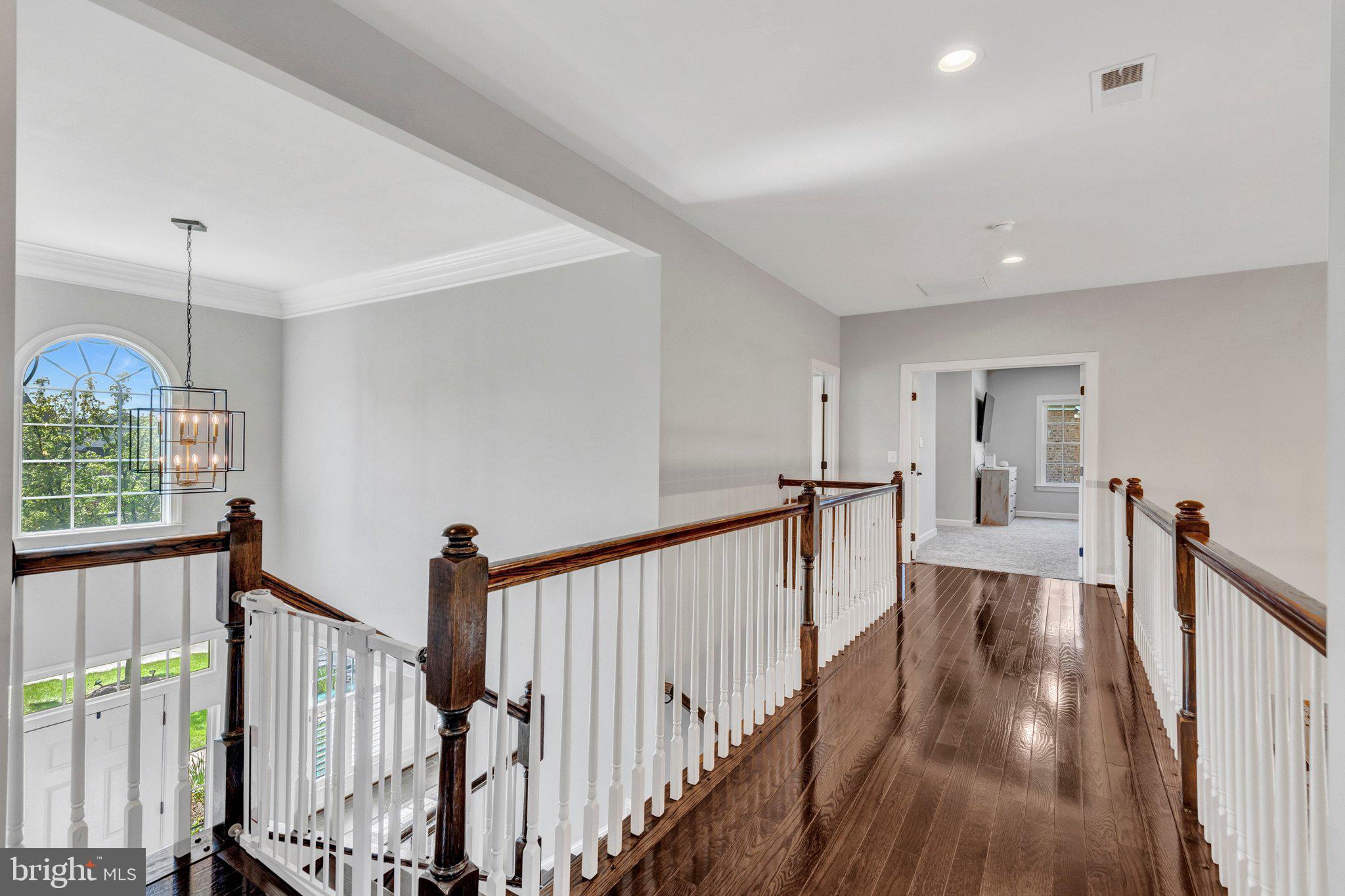 KENSINGTON MANOR - Residential