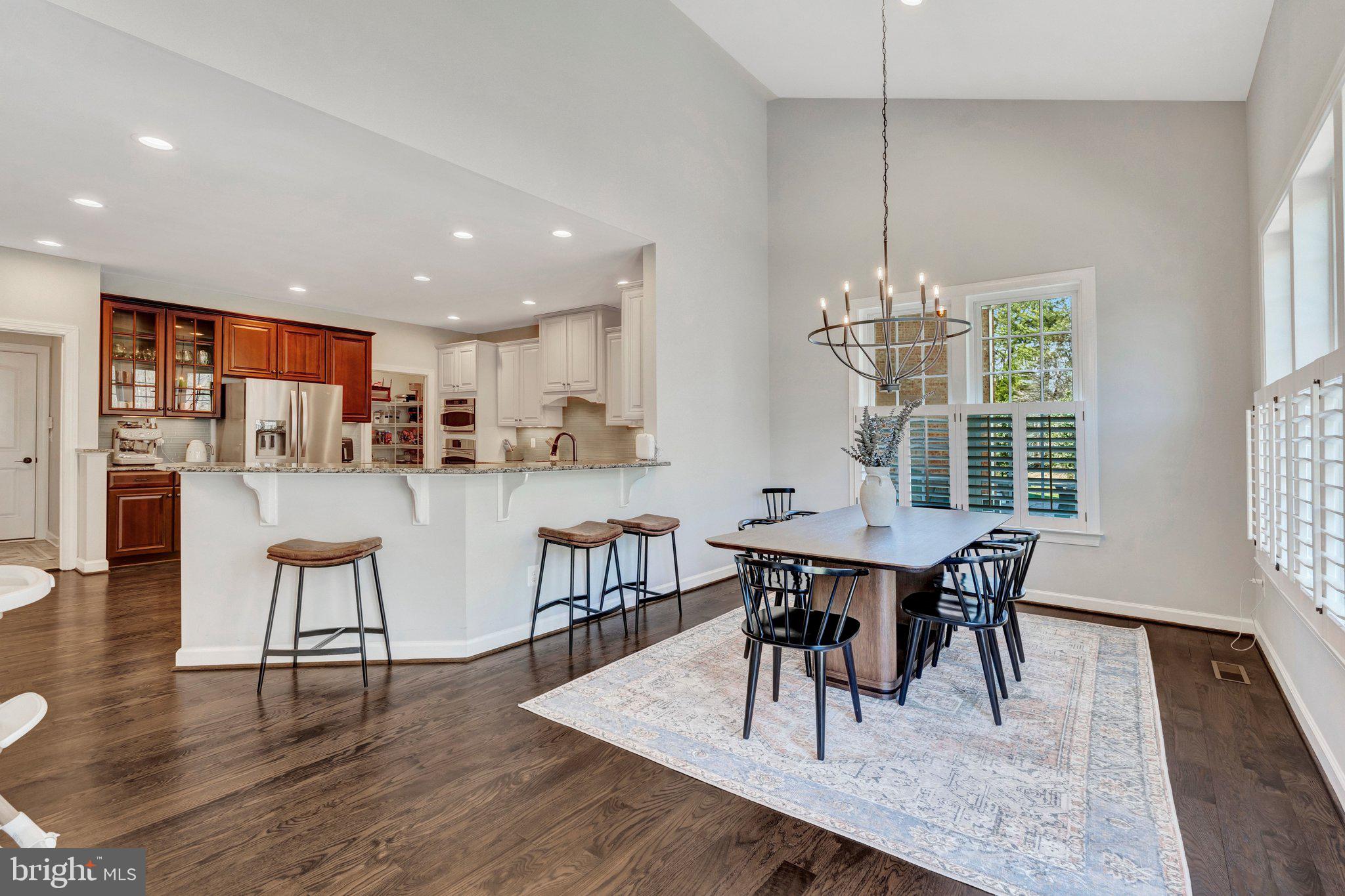 KENSINGTON MANOR - Residential