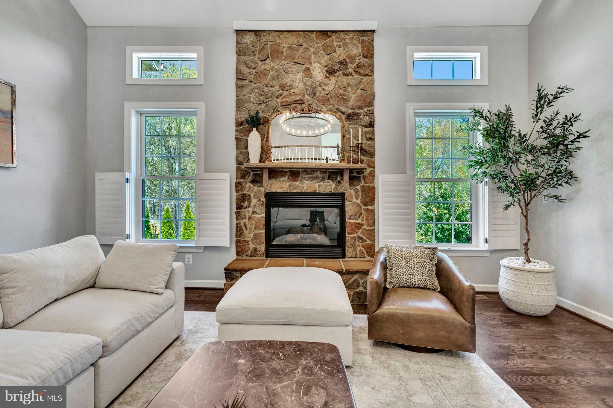 KENSINGTON MANOR - Residential
