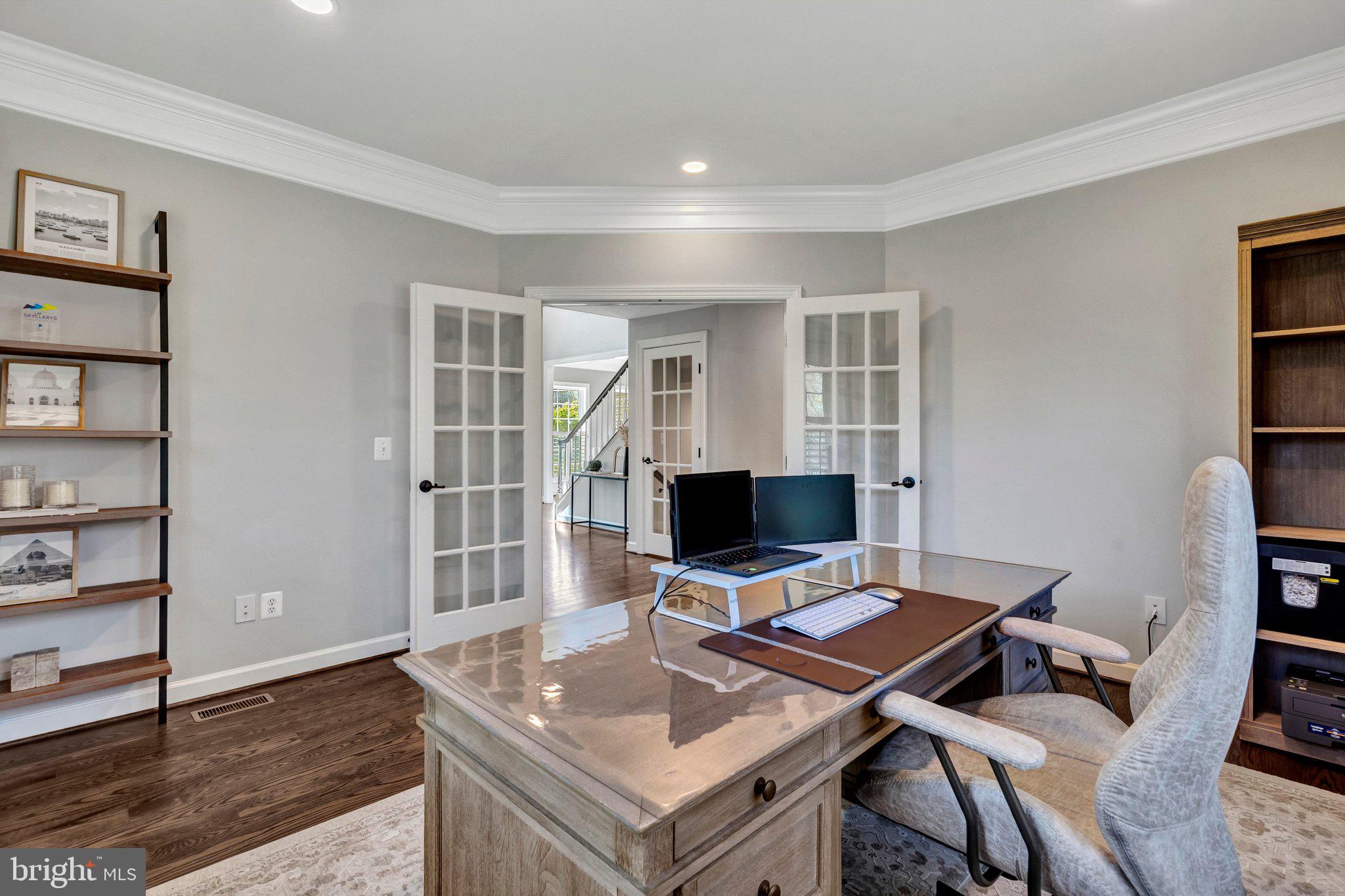 KENSINGTON MANOR - Residential