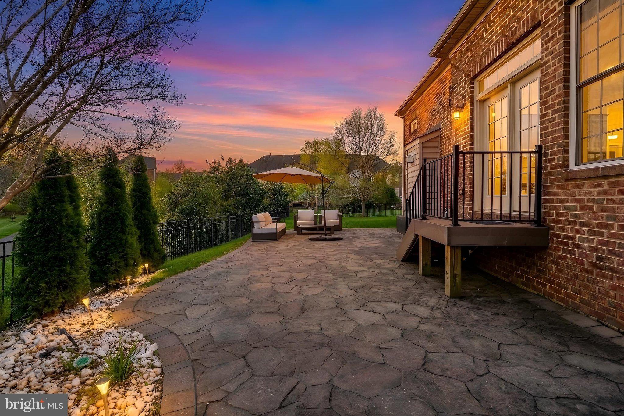 KENSINGTON MANOR - Residential