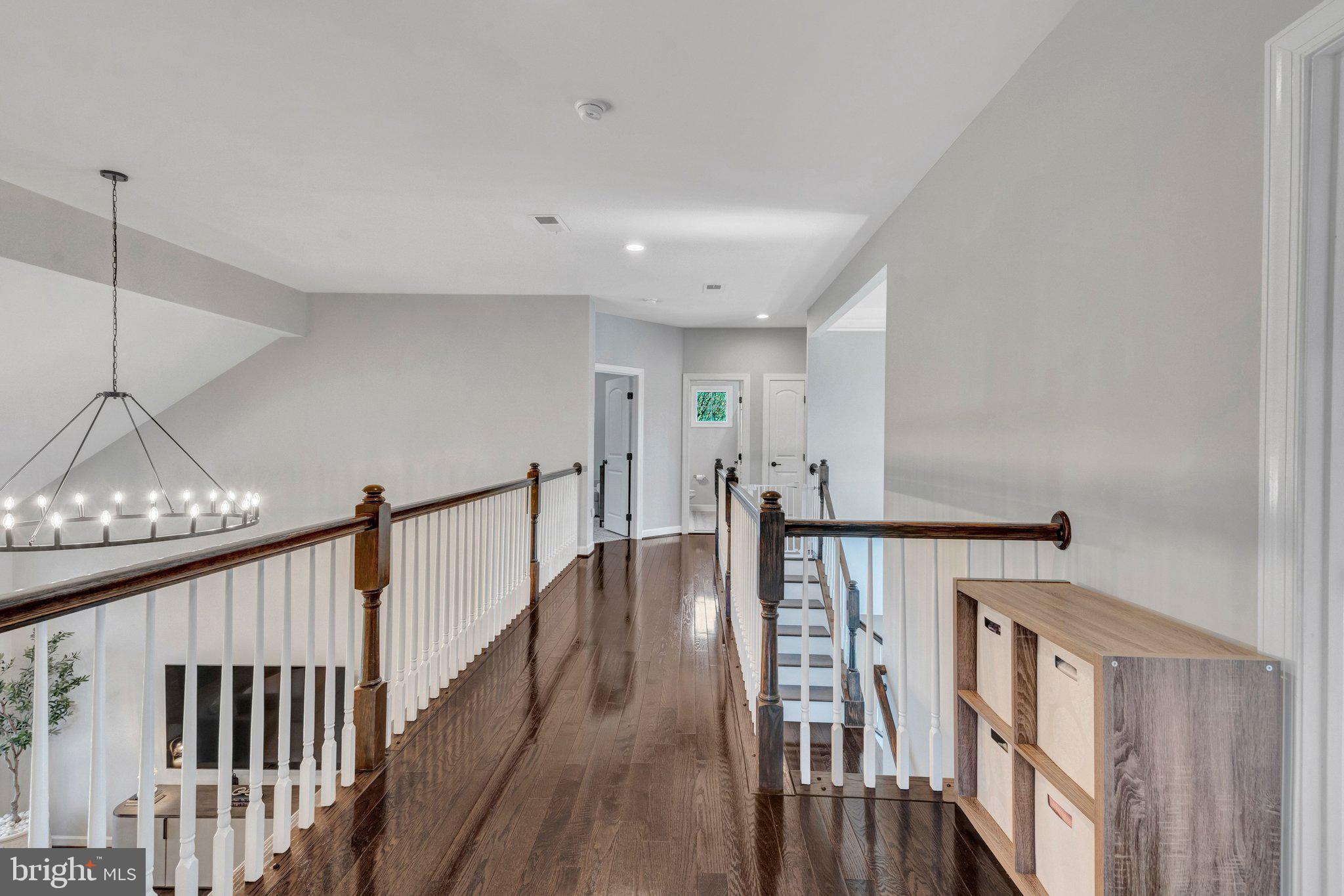 KENSINGTON MANOR - Residential