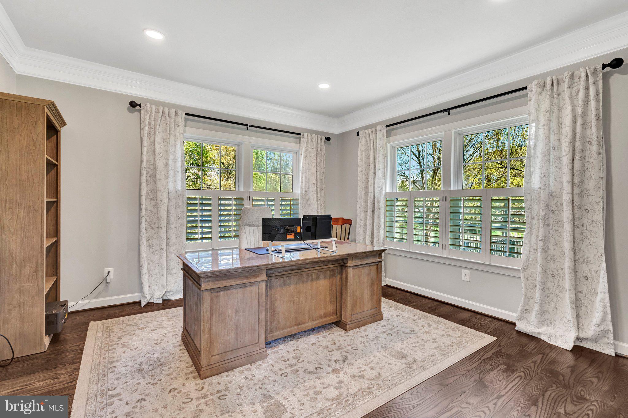 KENSINGTON MANOR - Residential