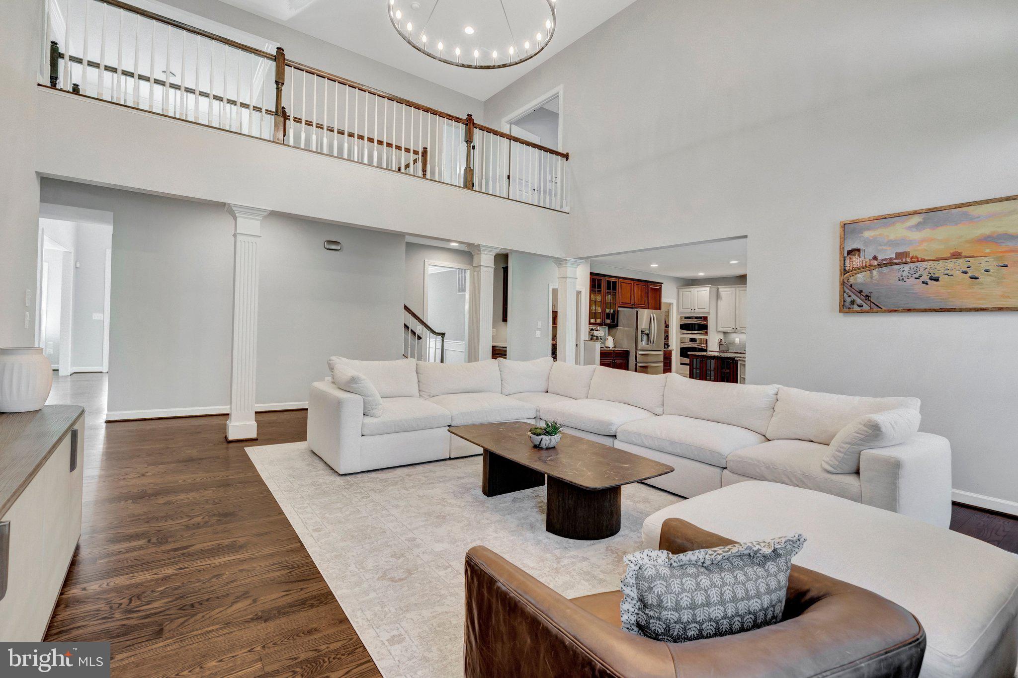 KENSINGTON MANOR - Residential