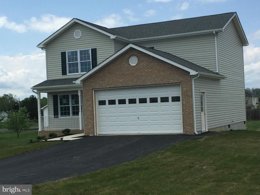 This 3 bedroom 2.5 bath home has plenty of room for the growing family. It has a huge master bedroom that includes 2 walk in closets! Laundry room is on bedroom level. This brand new home is under construction so don't wait!