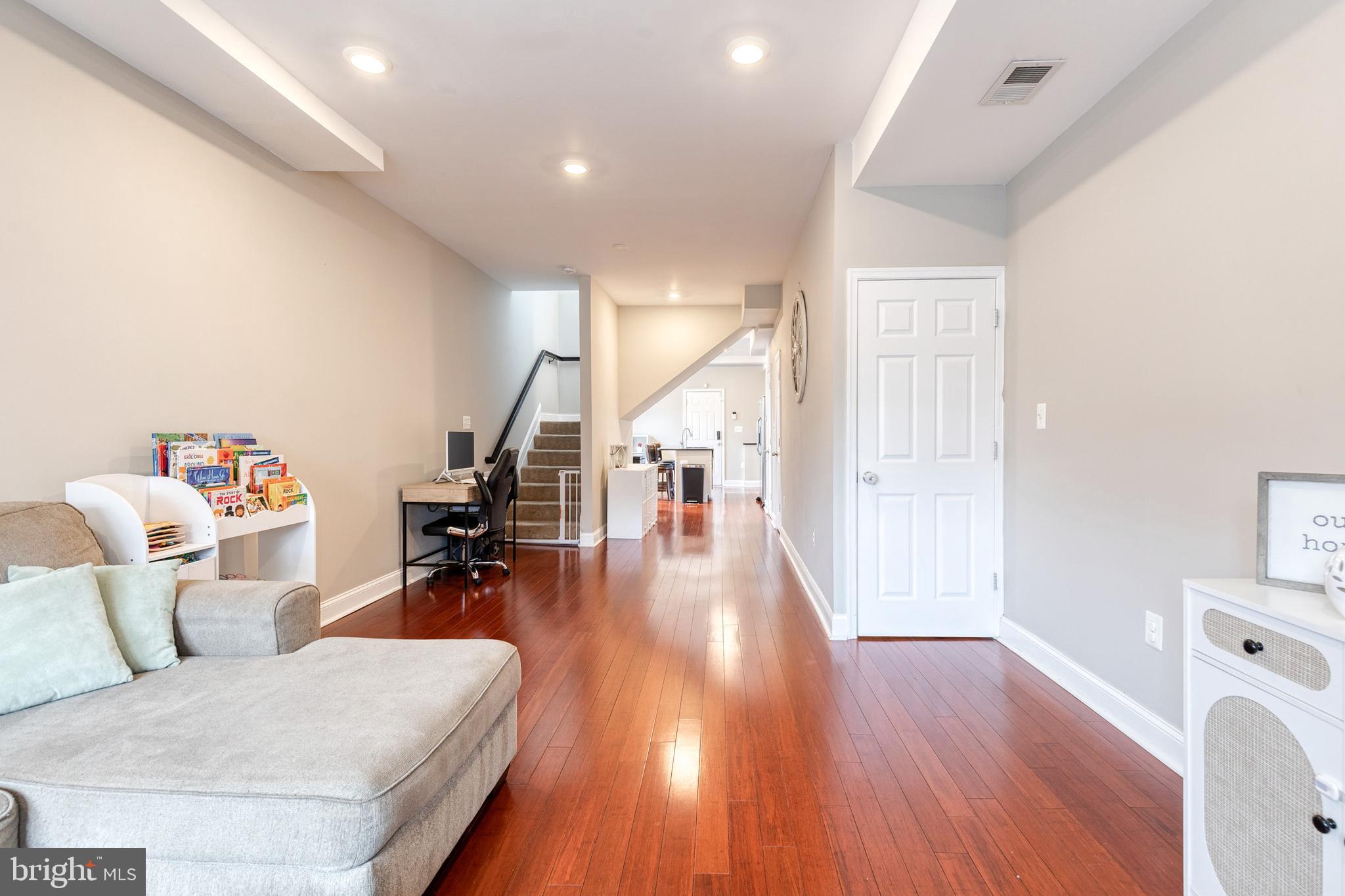 GREEKTOWN - Residential