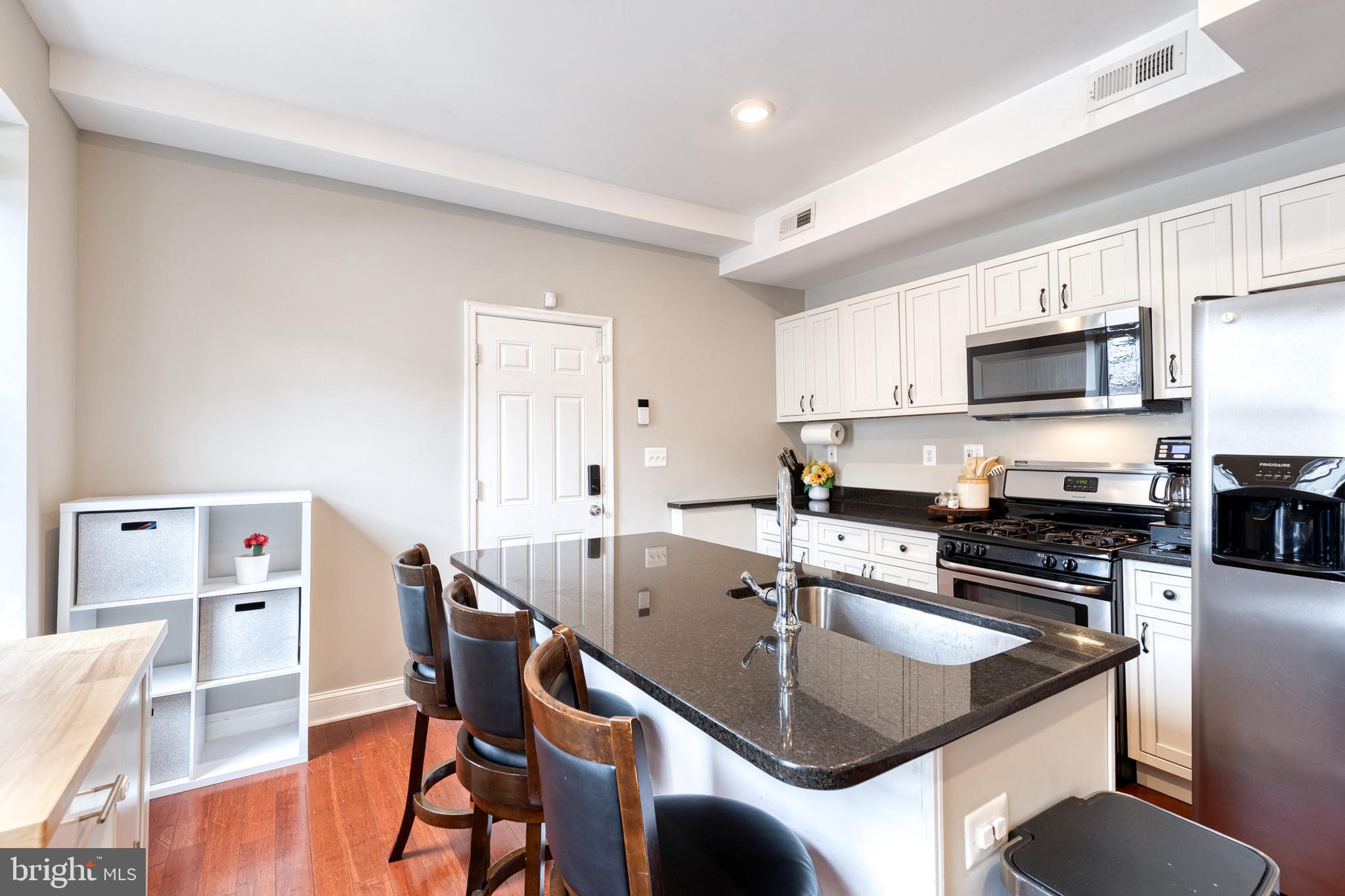 GREEKTOWN - Residential