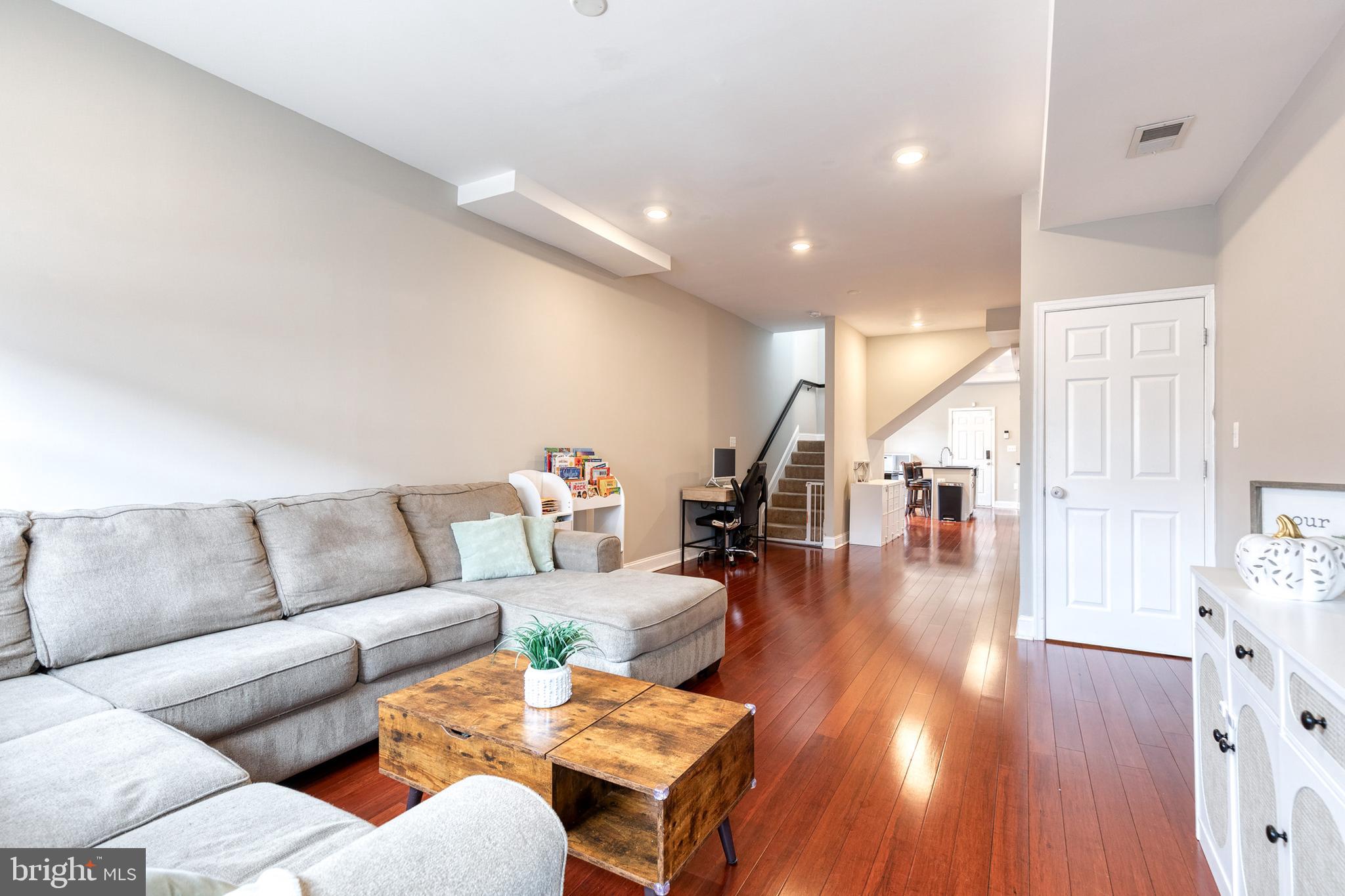 GREEKTOWN - Residential