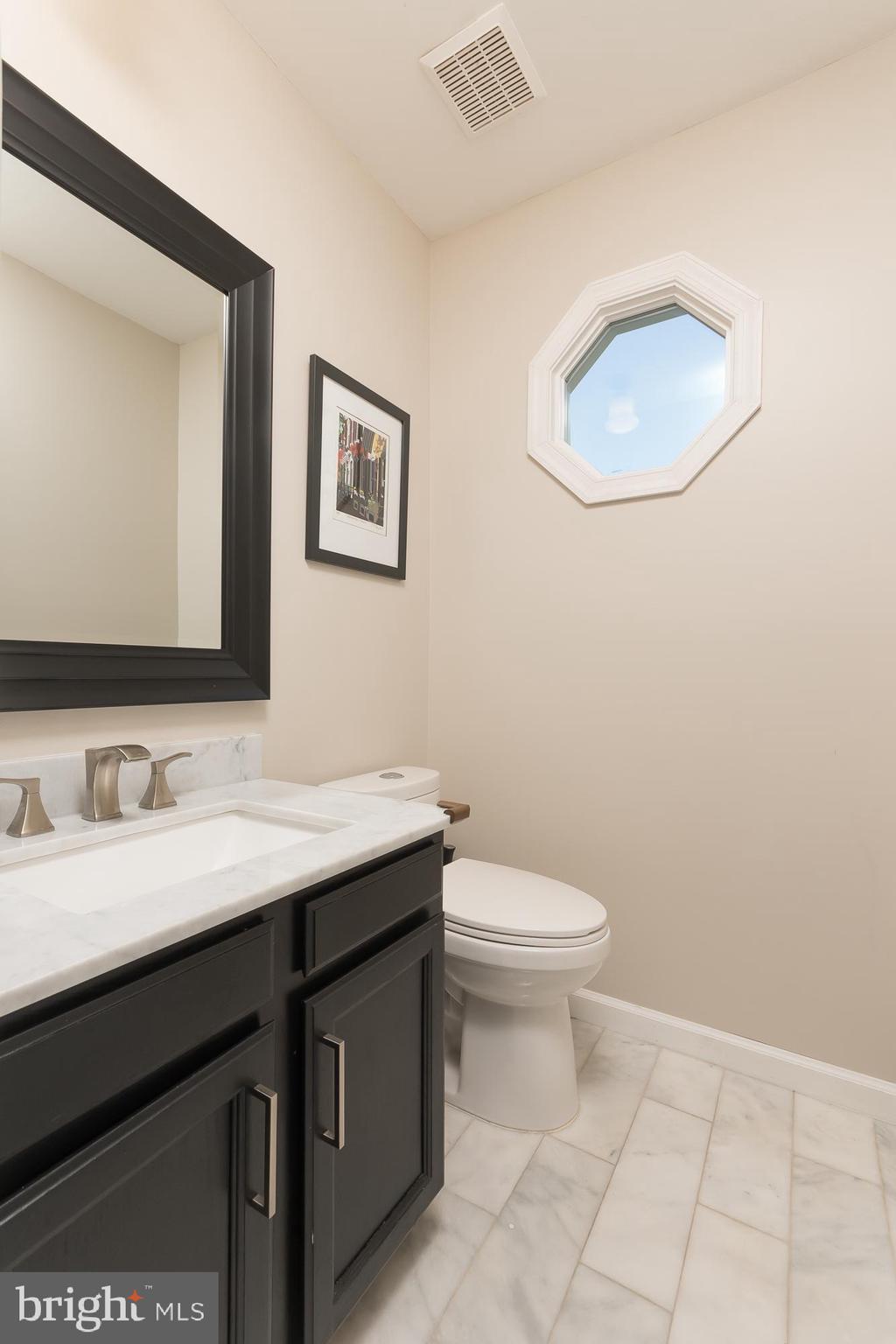 LAKE DEVEREUX - Residential