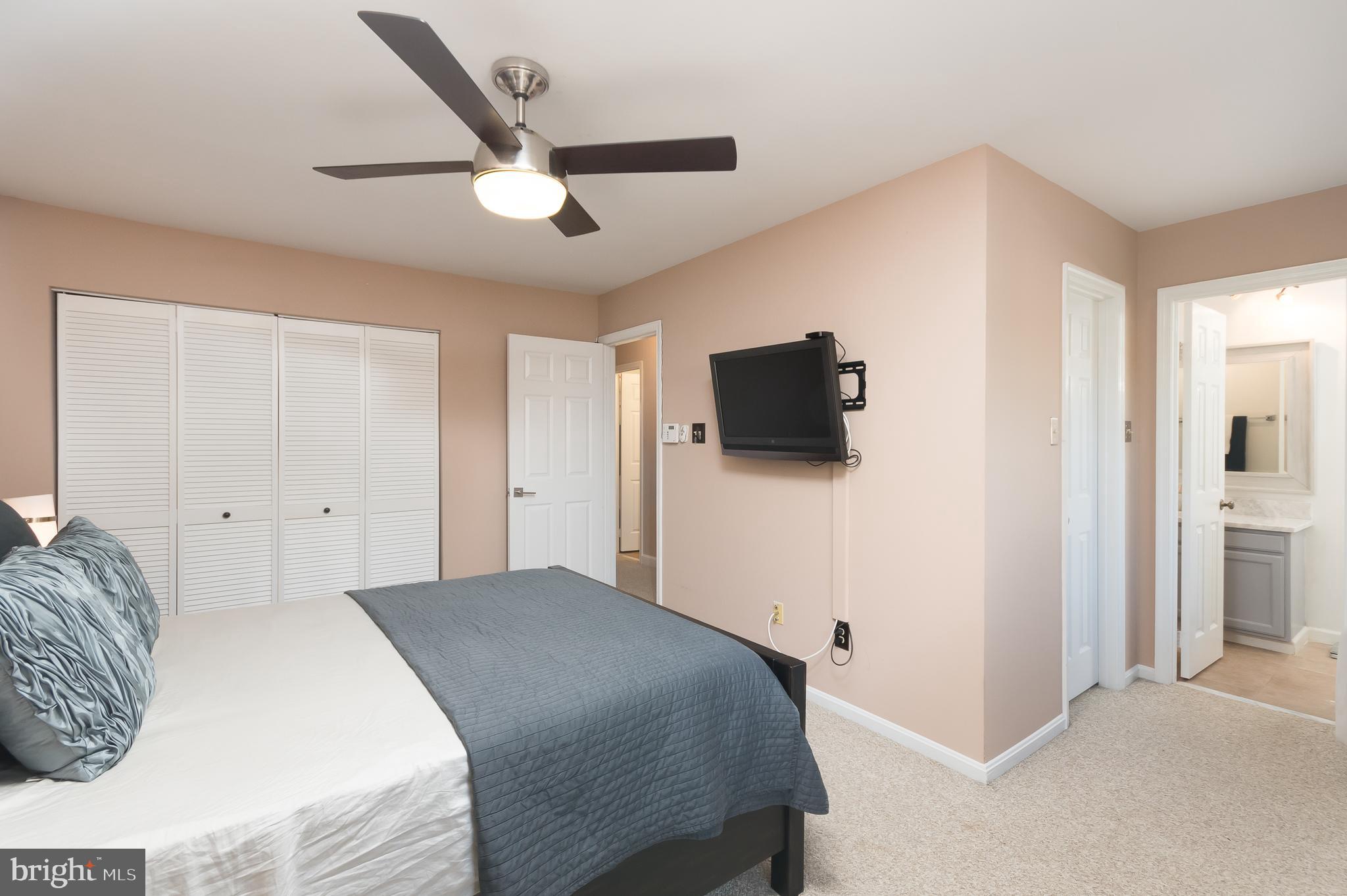 LAKE DEVEREUX - Residential