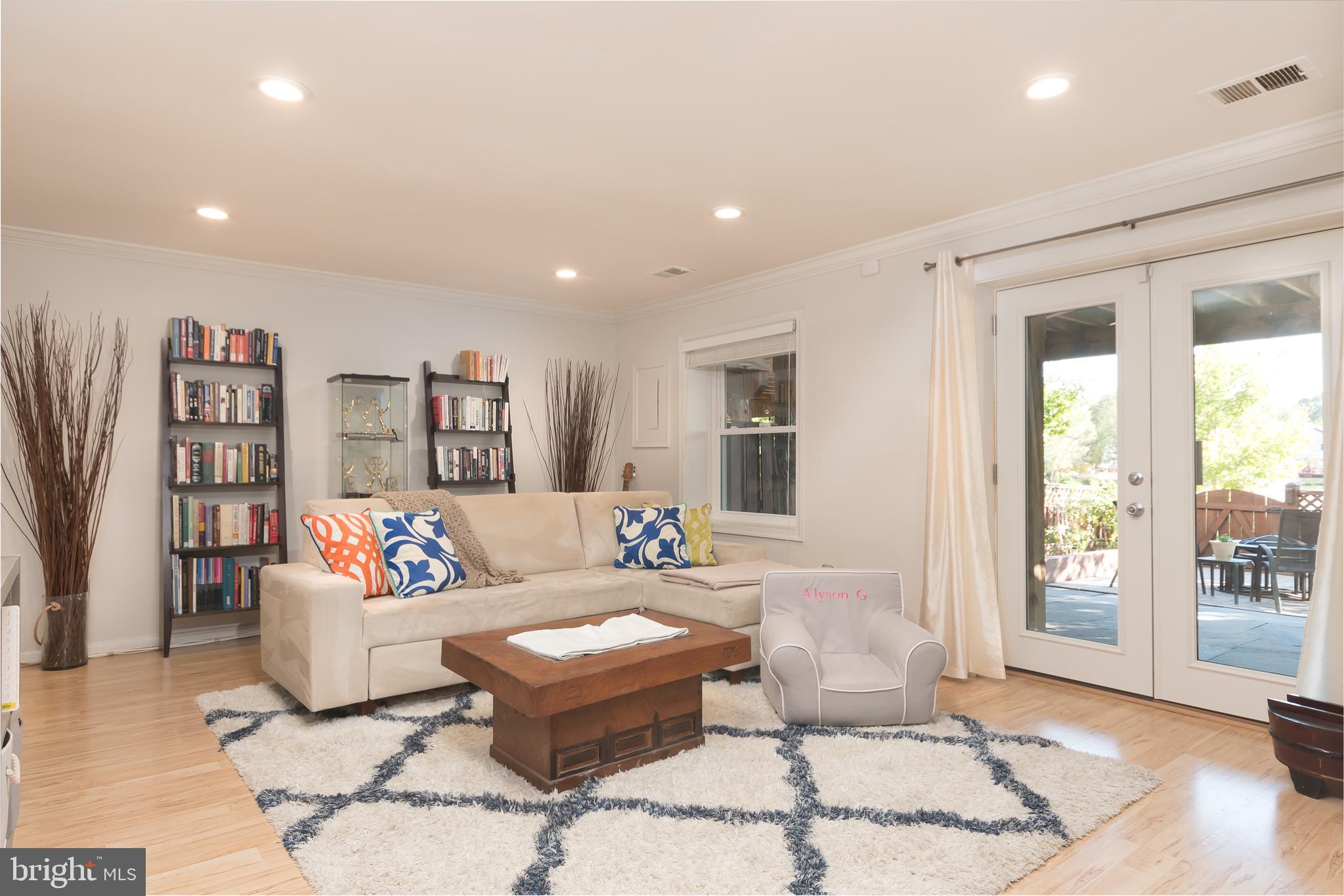 LAKE DEVEREUX - Residential