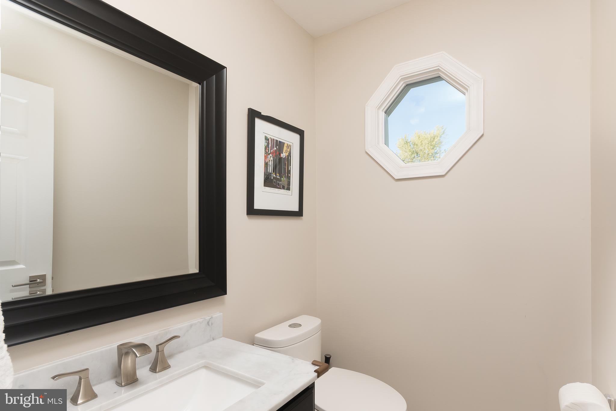 LAKE DEVEREUX - Residential