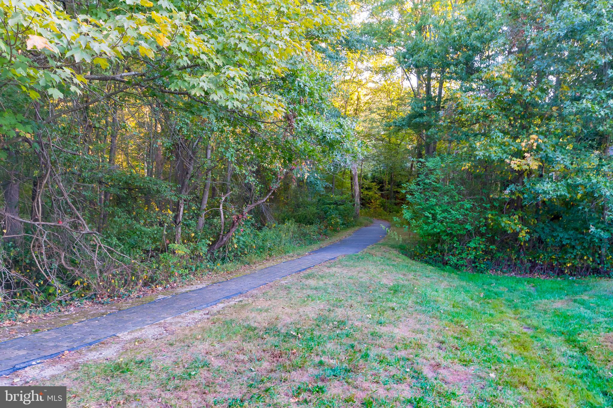 LAKE DEVEREUX - Residential