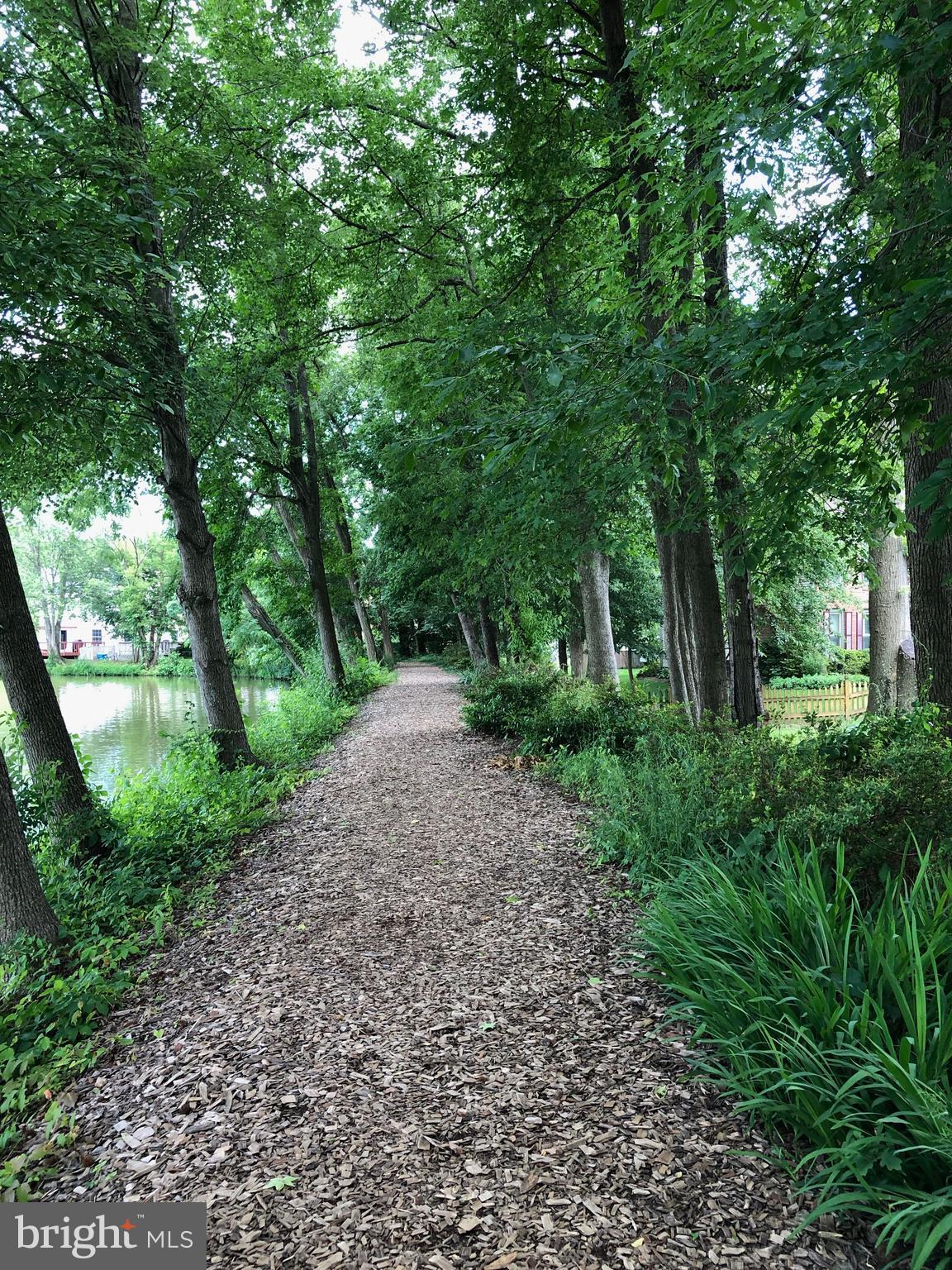 LAKE DEVEREUX - Residential