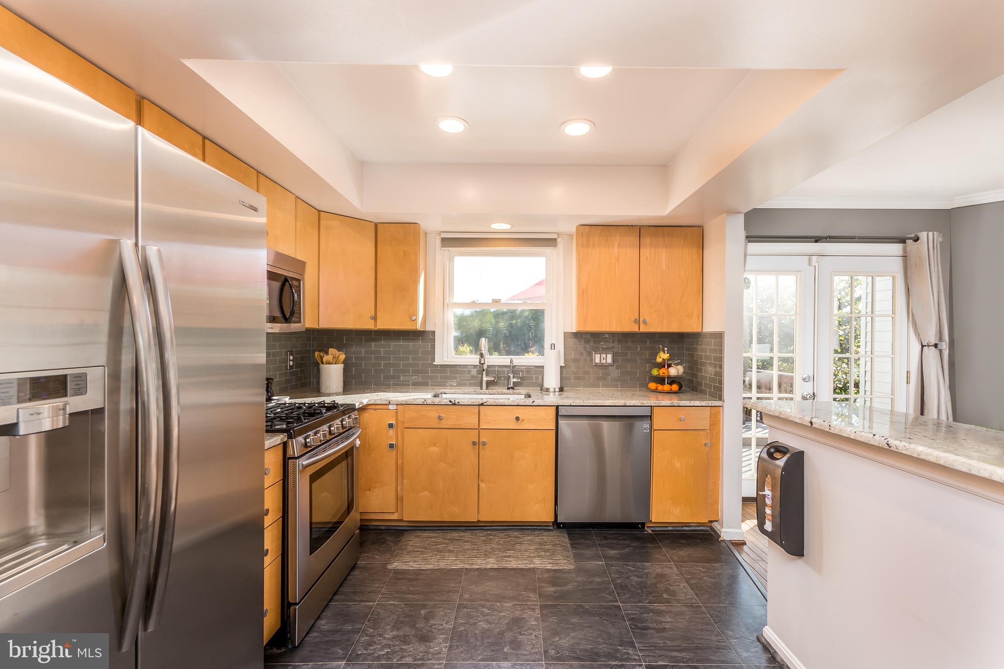 LAKE DEVEREUX - Residential