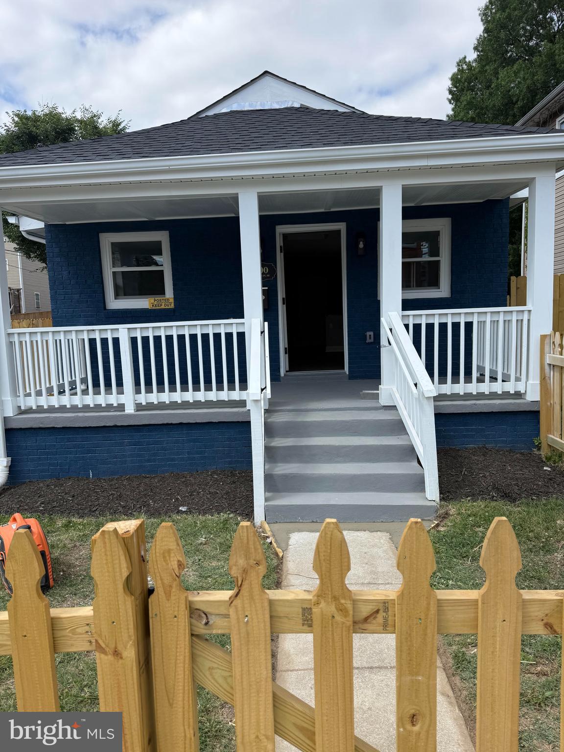 5100 QUEENS STROLL PLACE SE