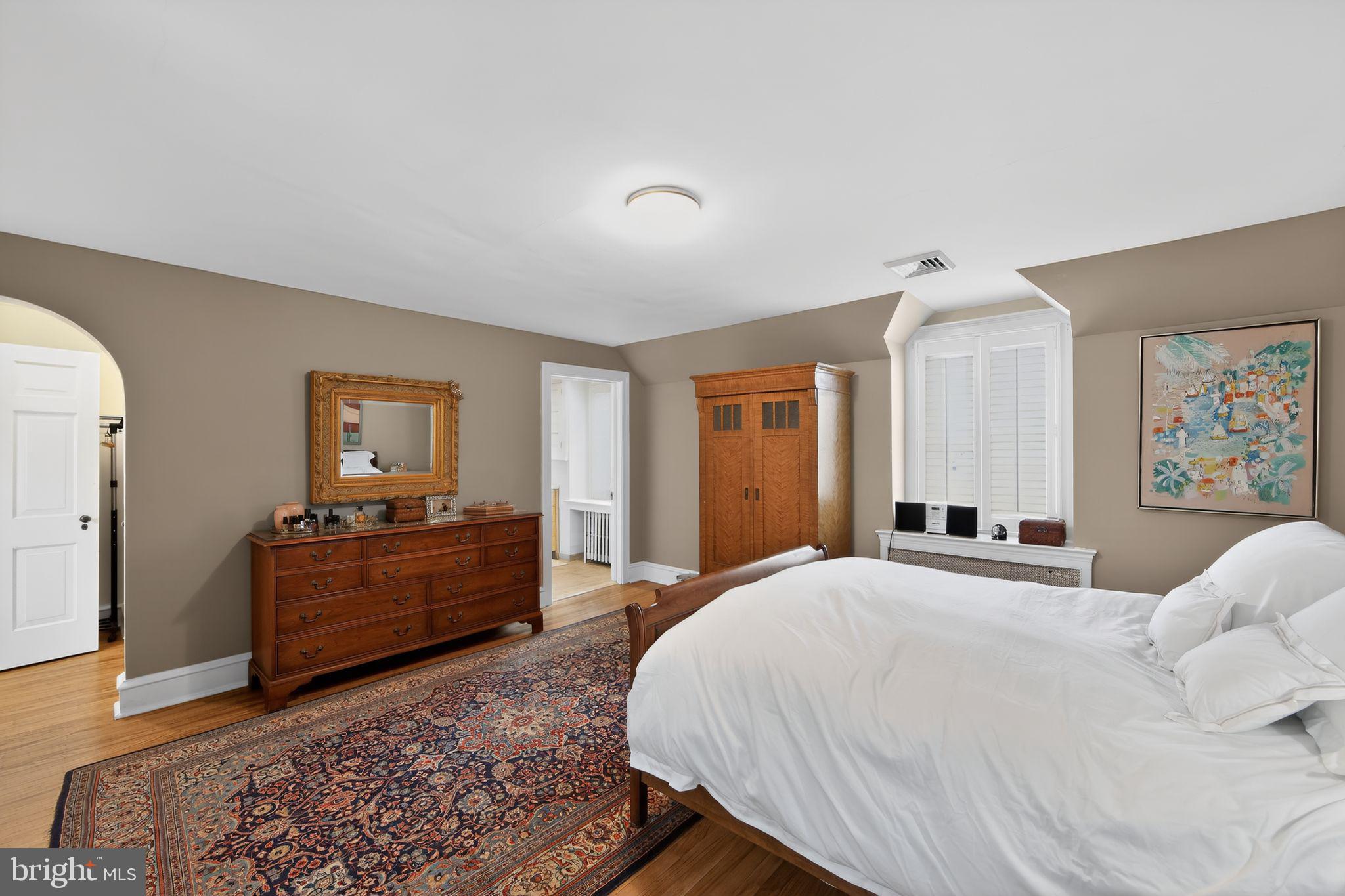 DOWNTOWN WAYNE - Residential