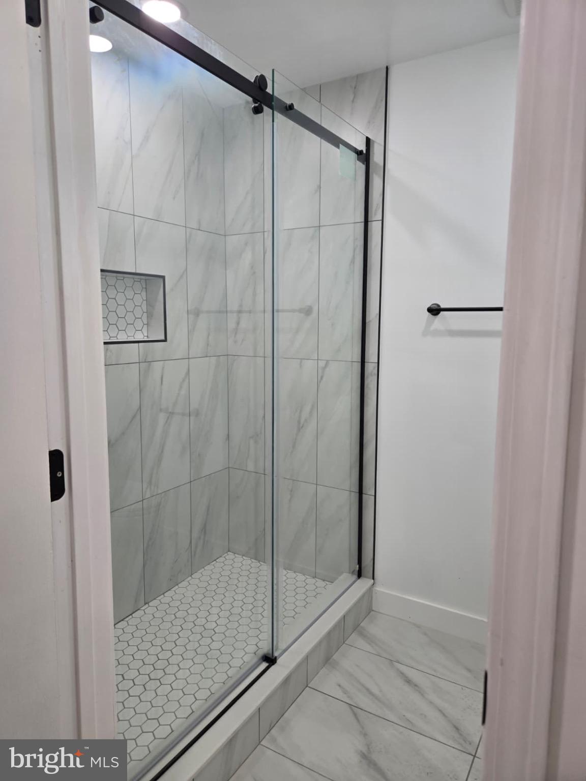 CARRVALE - Residential Lease