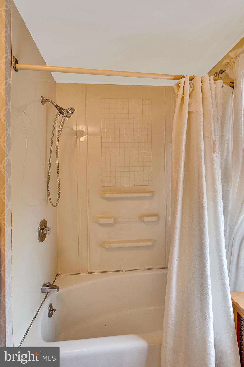 GLENSIDE GARDENS - Residential